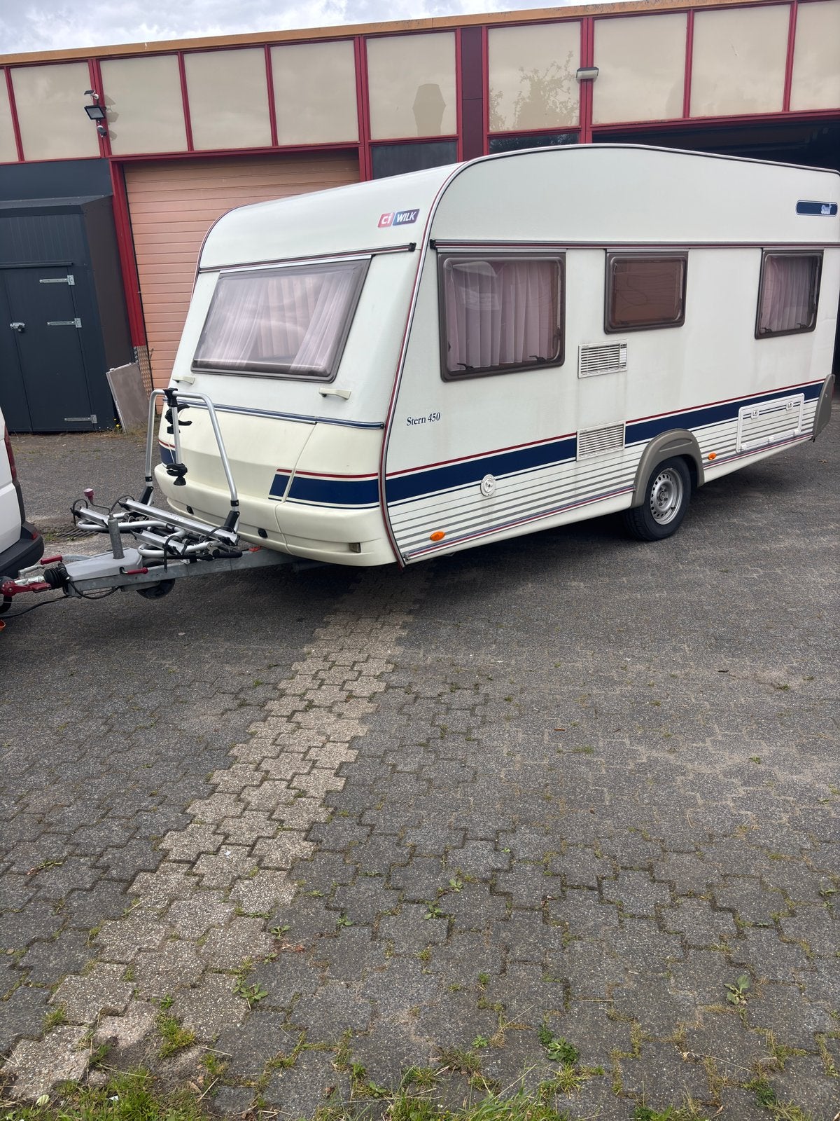 Wilk stern 450 frans bed , voortent en luifel met zijkanten, Caravans en Kamperen, Ringverwarming, Particulier, 4 tot 5 meter
