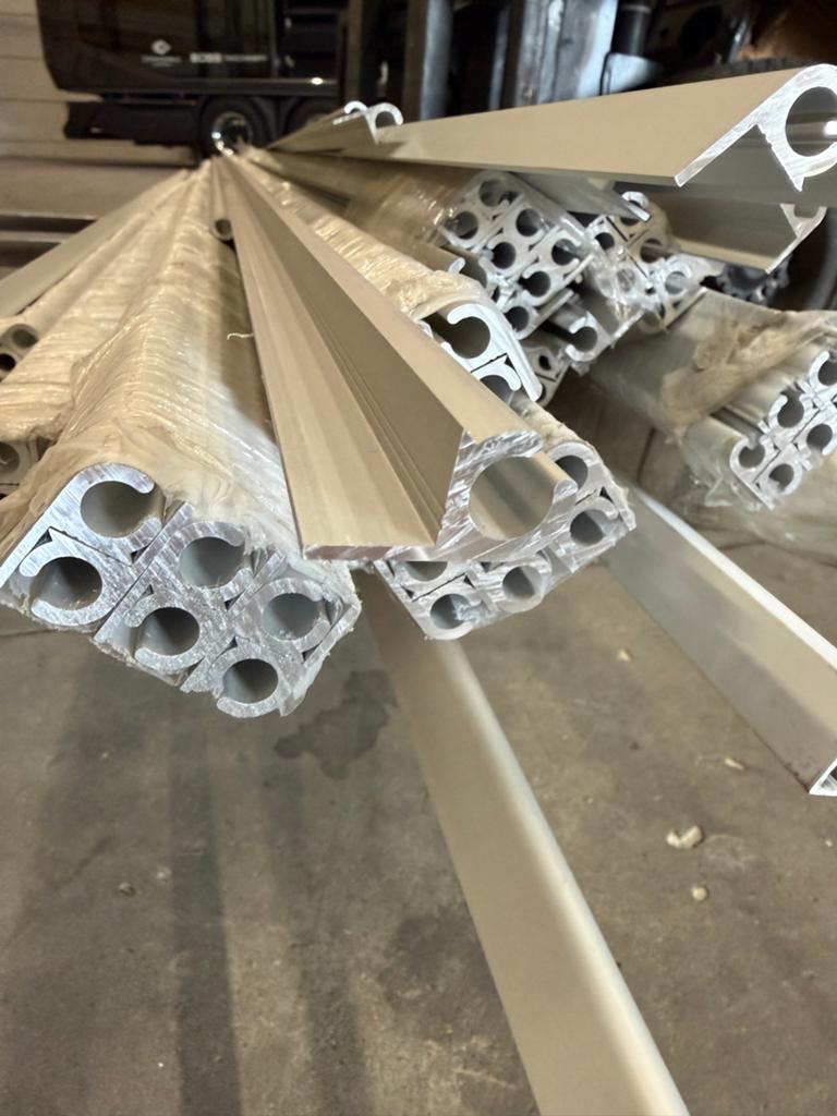 70x Tentrail 2m, 8mm pees, Nieuw in verpakking, Ophalen, Nieuw, Aluminium