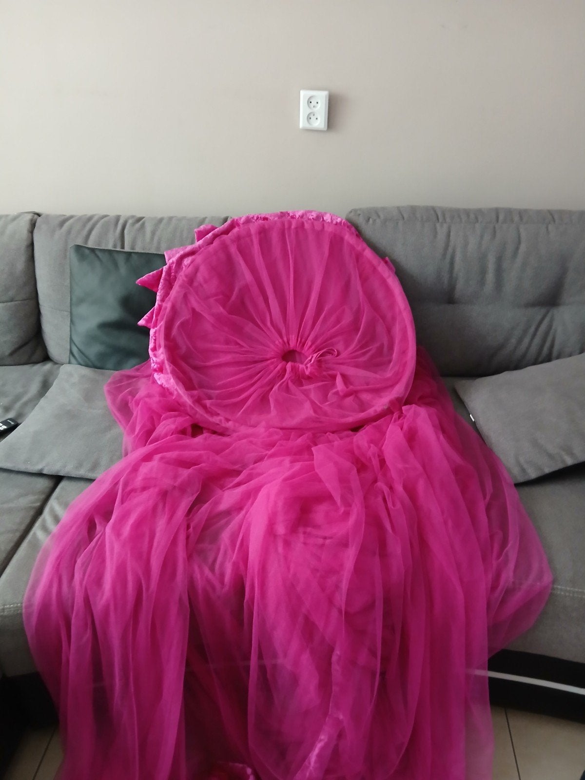 Roze klamboe te koop, Ophalen