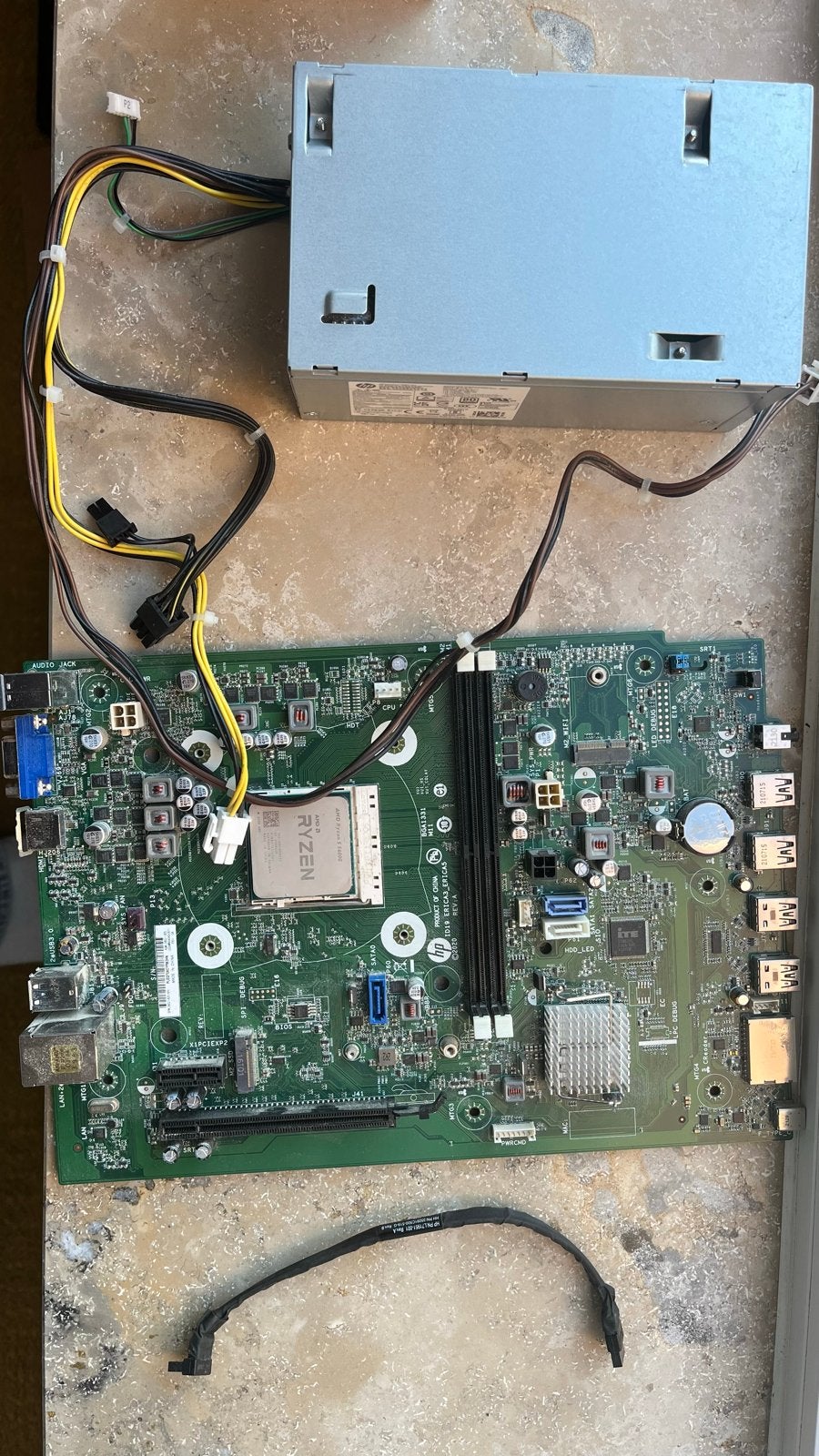 HP Pavilion Moederbord met AMD Ryzen 5 5600g en 400W Voeding, Ophalen of Verzenden, Gebruikt, AMD, DDR4