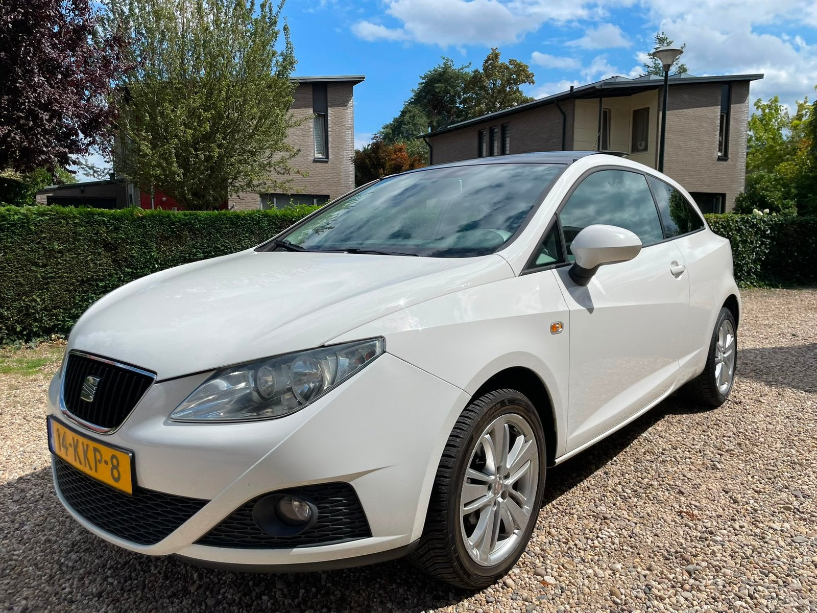 Seat Ibiza 1.4 63KW 3DRS 2010 Wit | PANO | CLIMA | LMV |, Voorwielaandrijving, 40 €/maand, 4 cilinders, Origineel Nederlands