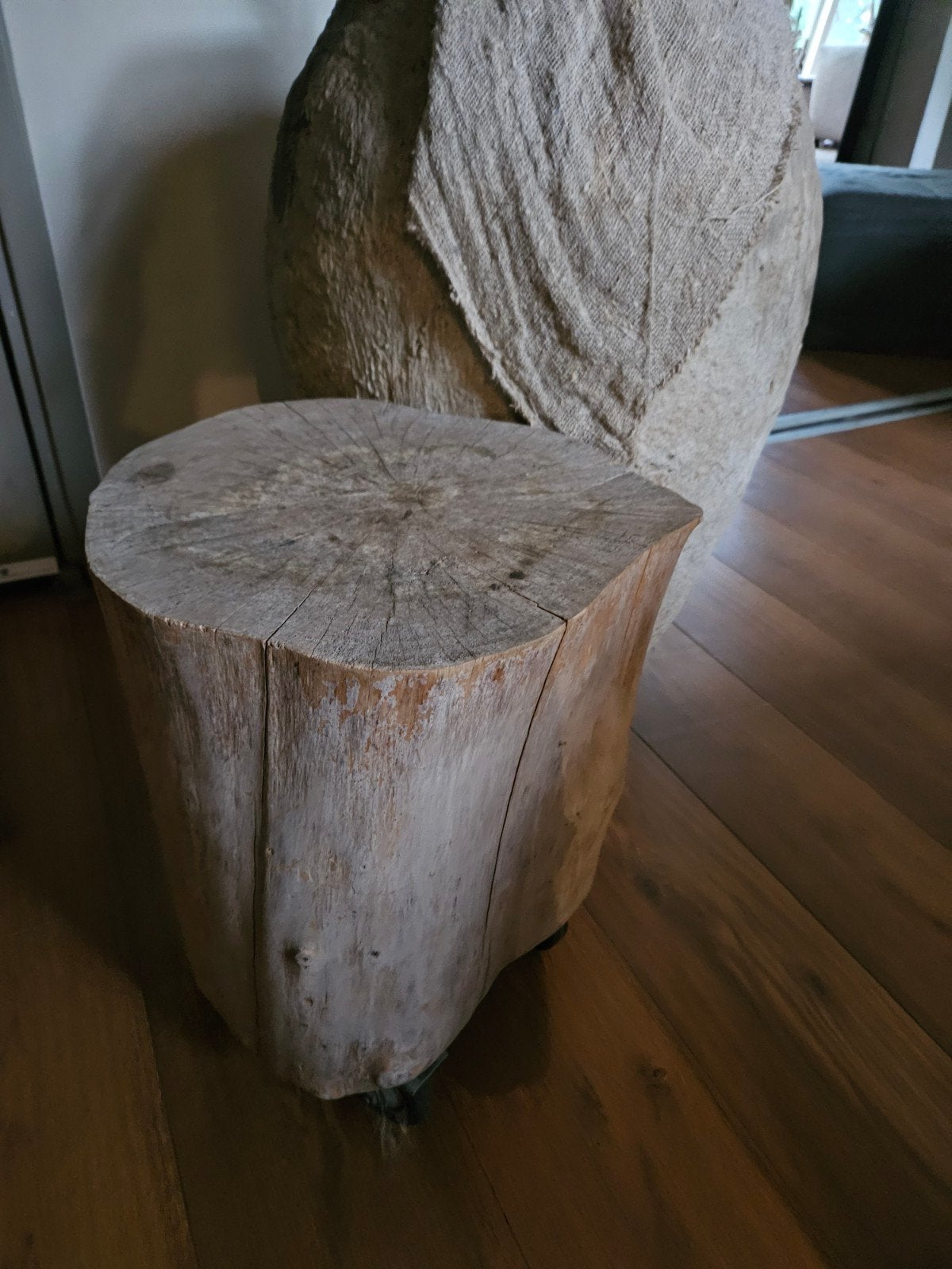 Boomstam tafeltje  - tafel op wielen, Huis en Inrichting, Ophalen, Minder dan 45 cm, Minder dan 55 cm, Rond
