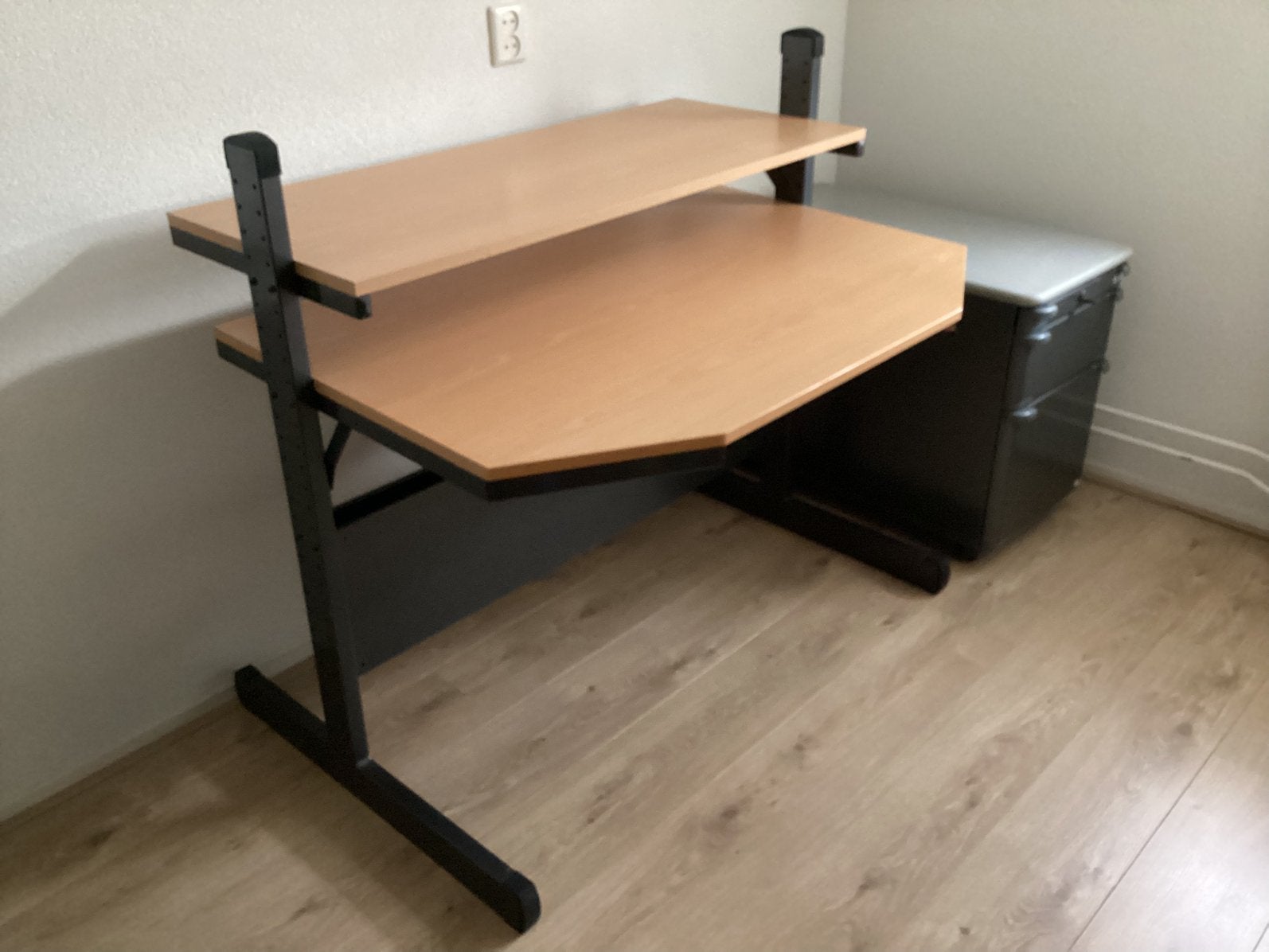 Bureau computer, Ophalen, Gebruikt, 110 cm, In hoogte verstelbaar