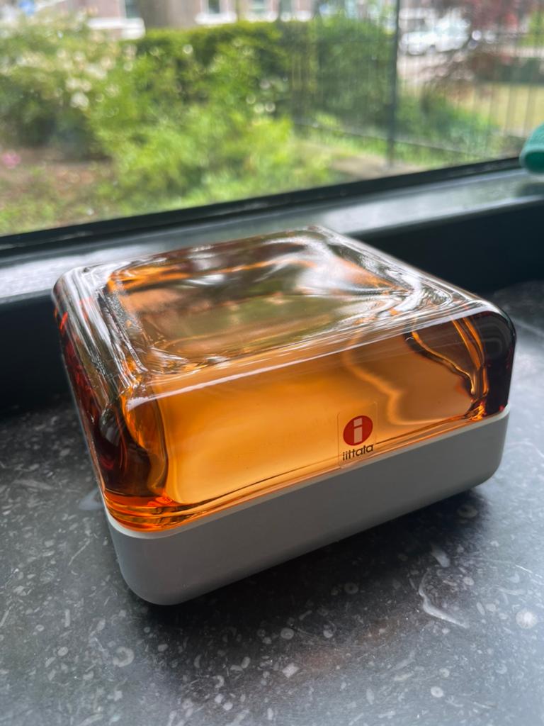Iittala Vitriini sevilla orange/aluminium 108x108mm, Huis en Inrichting, Ophalen of Verzenden, Zo goed als nieuw, Rond, Overige materialen