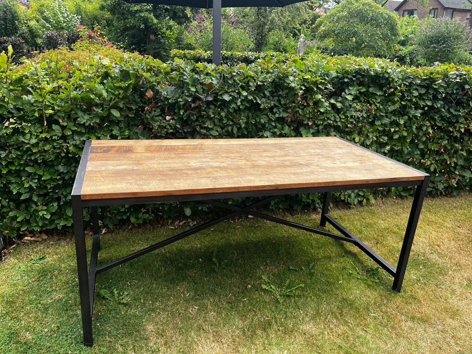 Industriële houten eettafel met stalen frame, Huis en Inrichting, Tafels | Eettafels, Ophalen, Gebruikt, 50 tot 100 cm, Vijf personen of meer