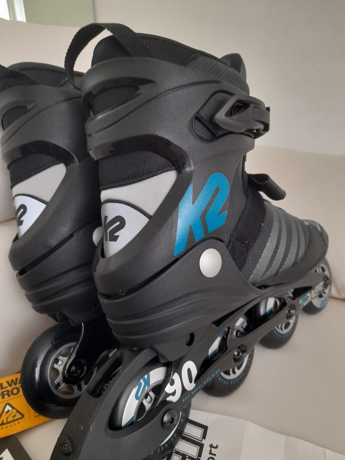 K2 Power 90 Inline Skates met bescherming, maat 44.5, Sport en Fitness, Ophalen, K2, Heren, Zo goed als nieuw