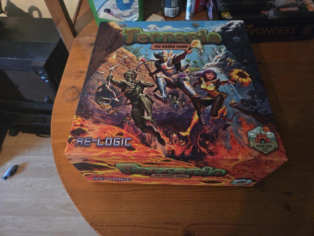 Terraria The Boardgame, Drie of vier spelers, Ophalen, Zo goed als nieuw