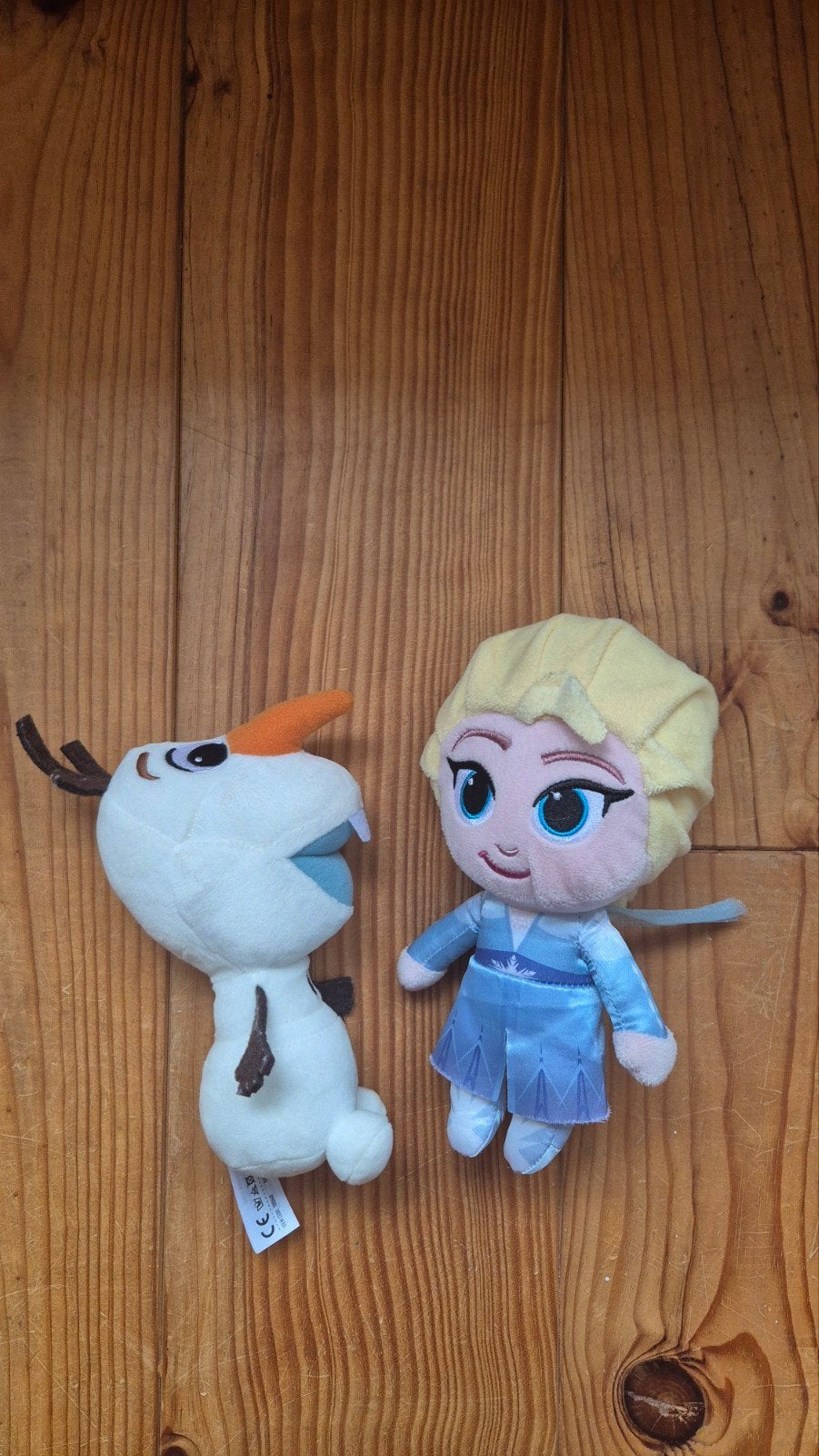 Olaf en Elsa Frozen 2 knuffels, Disney, Ophalen of Verzenden, Met label, Klein (minder dan 20 cm)