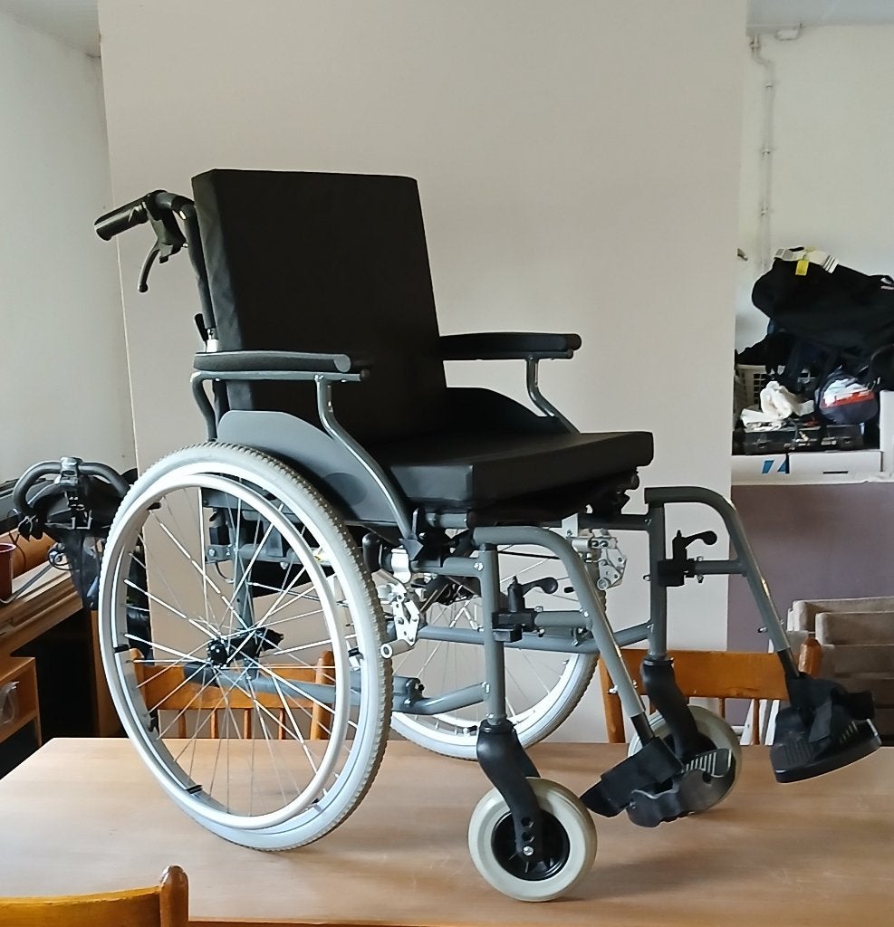 rolstoel multimotion M5 45 cm, Ophalen, Inklapbaar, Zo goed als nieuw, Duwrolstoel
