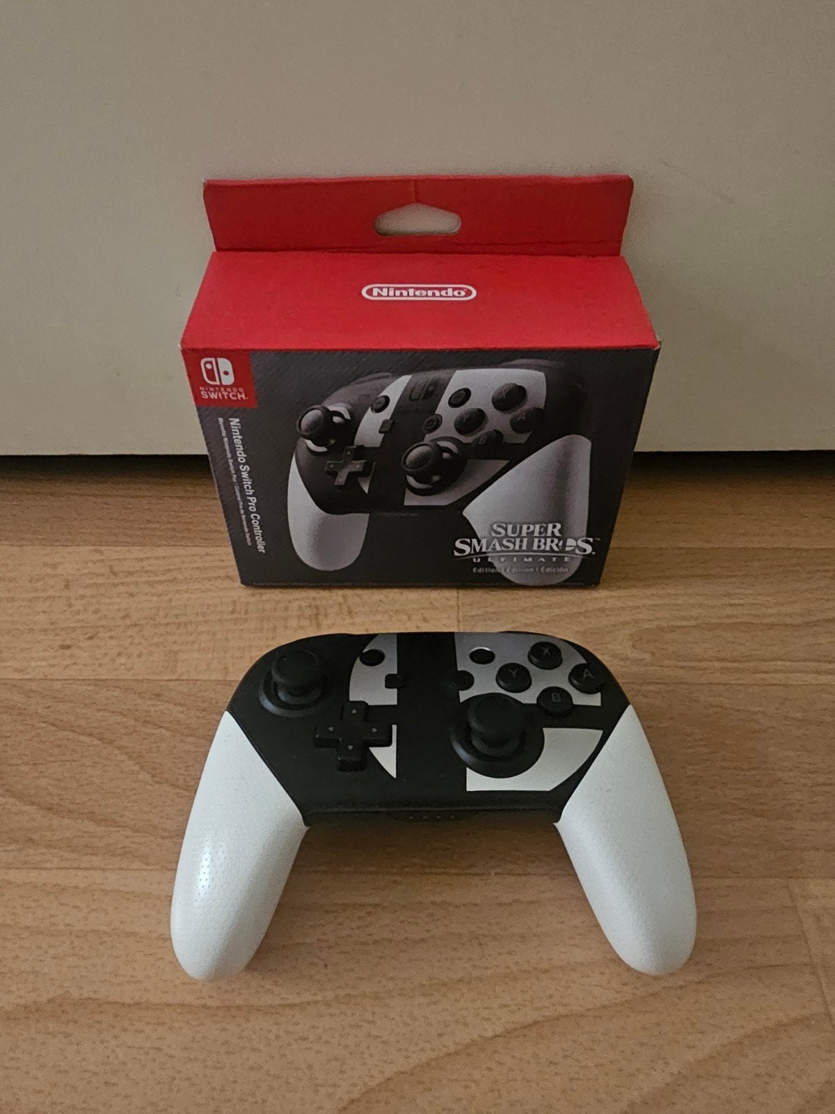 Nintendo Switch Pro Controller Super Smash Bros. Ultimate, Spelcomputers en Games, Spelcomputers | Nintendo Consoles | Accessoires