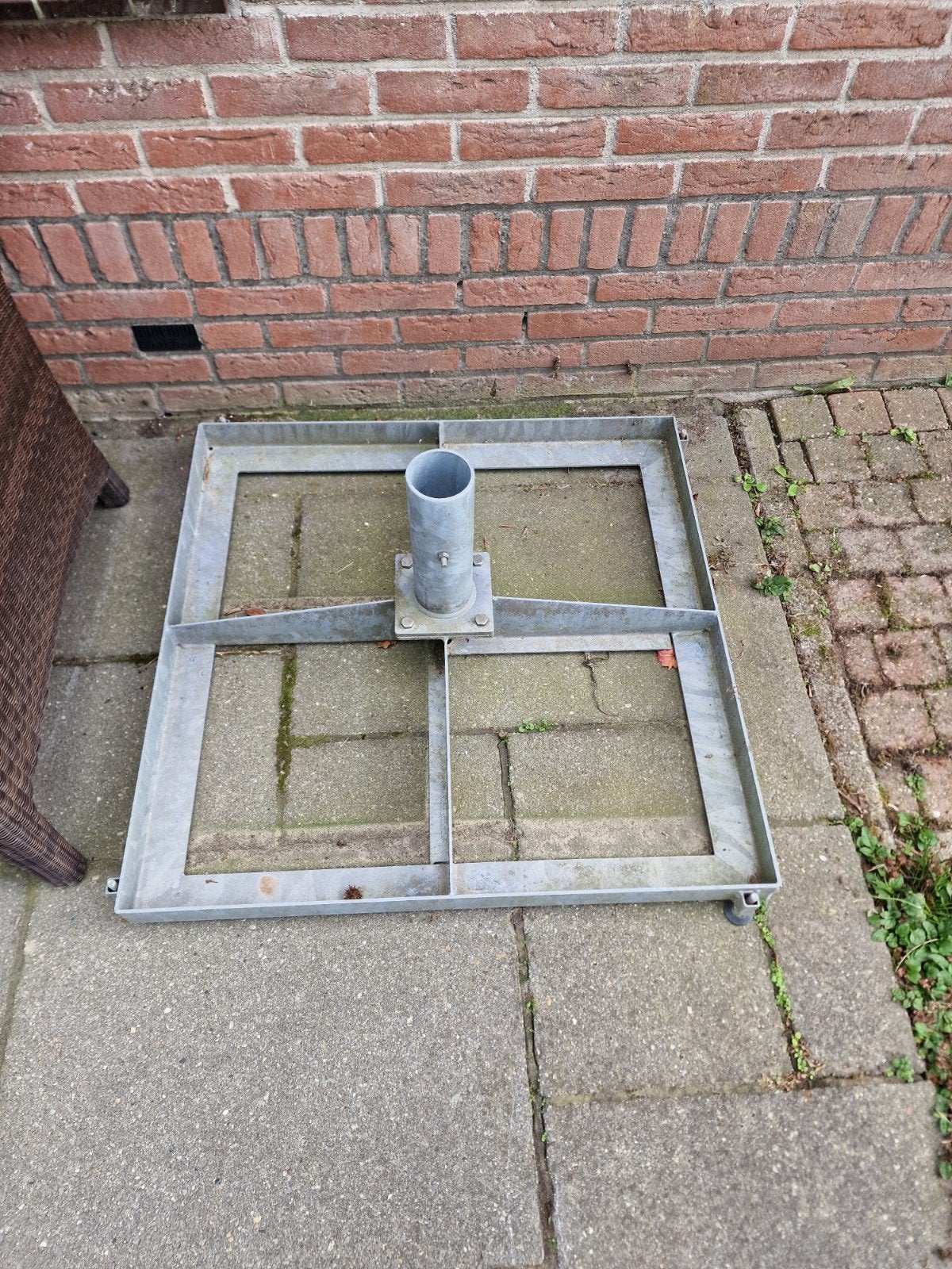 Gegalvaniseerde, verstelbare, stalen parasolvoet., Tuin en Terras, Ophalen, Parasolvoet, Minder dan 1 meter, Verstelbaar