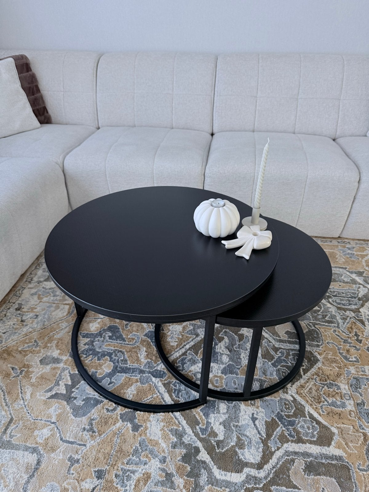 Set van 2 zwarte ronde salontafels van eiken, Ophalen, Rond, 50 tot 100 cm, Zo goed als nieuw
