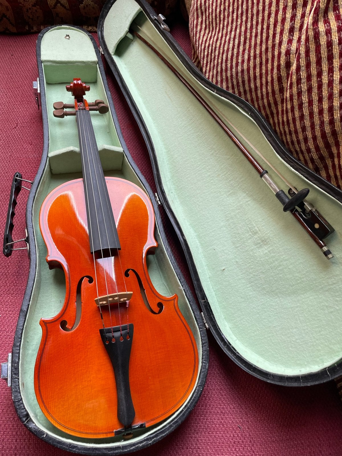 Gloednieuwe 1/2 viool met strijkstok en koffer, Muziek en Instrumenten, 1/2-viool, Ophalen of Verzenden, Met koffer, Viool