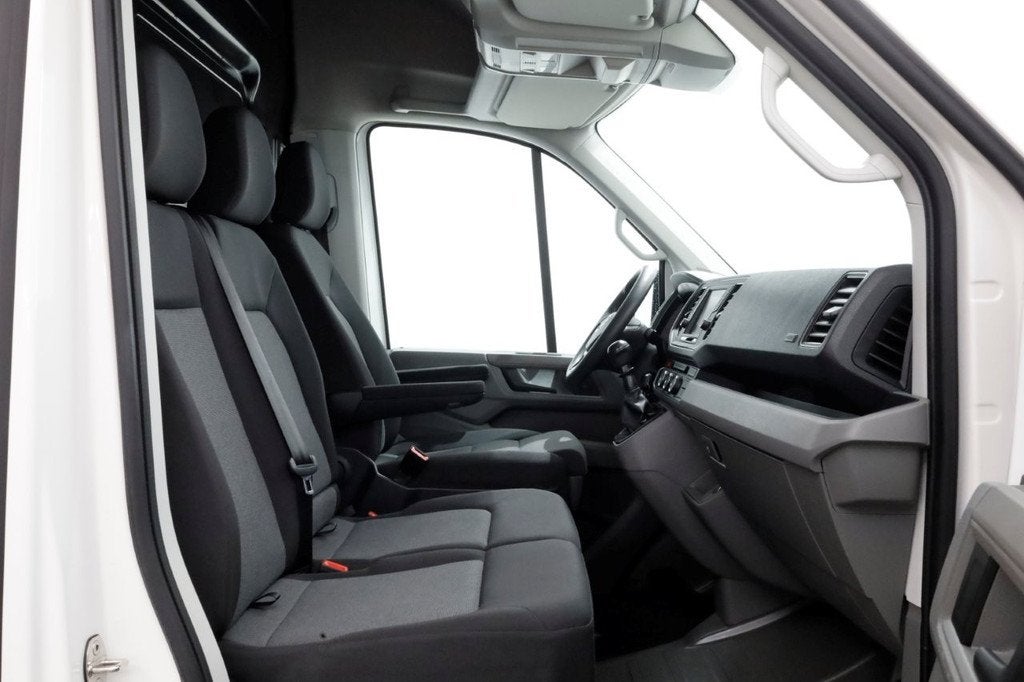 Volkswagen Crafter 30 2.0 TDI E6 L3H3 (L2H2) Airco/Navi/Came, Auto's, Bestelauto's, Voorwielaandrijving, Gebruikt, 4 cilinders