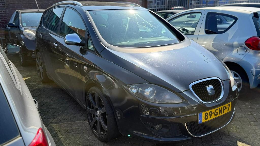 Seat Altea XL 2.0 FSI 16V 110KW St.wgn AUT 2008 Zwart DEFECT, 1429 kg, Zwart, 4 cilinders, Zwart