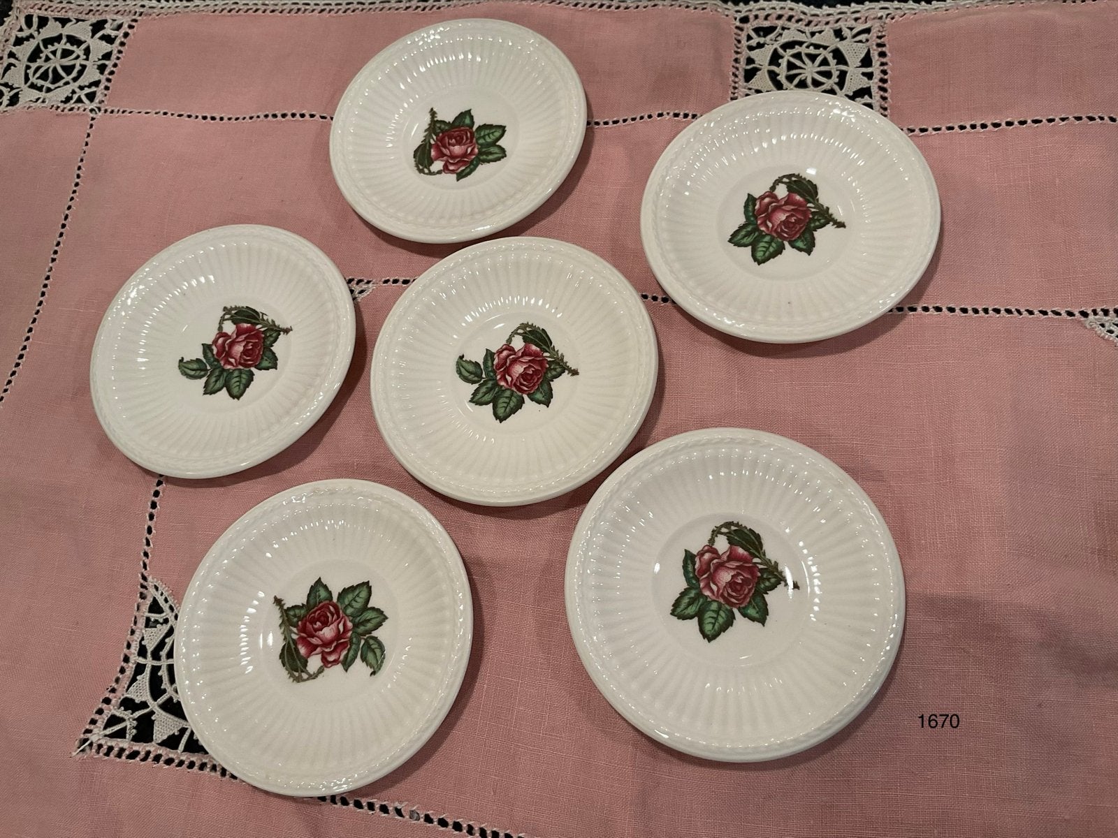 6 Wedgwood 'Moss Rose' theezakjeshouders 8cm, Antiek en Kunst, Antiek | Servies los, Ophalen of Verzenden