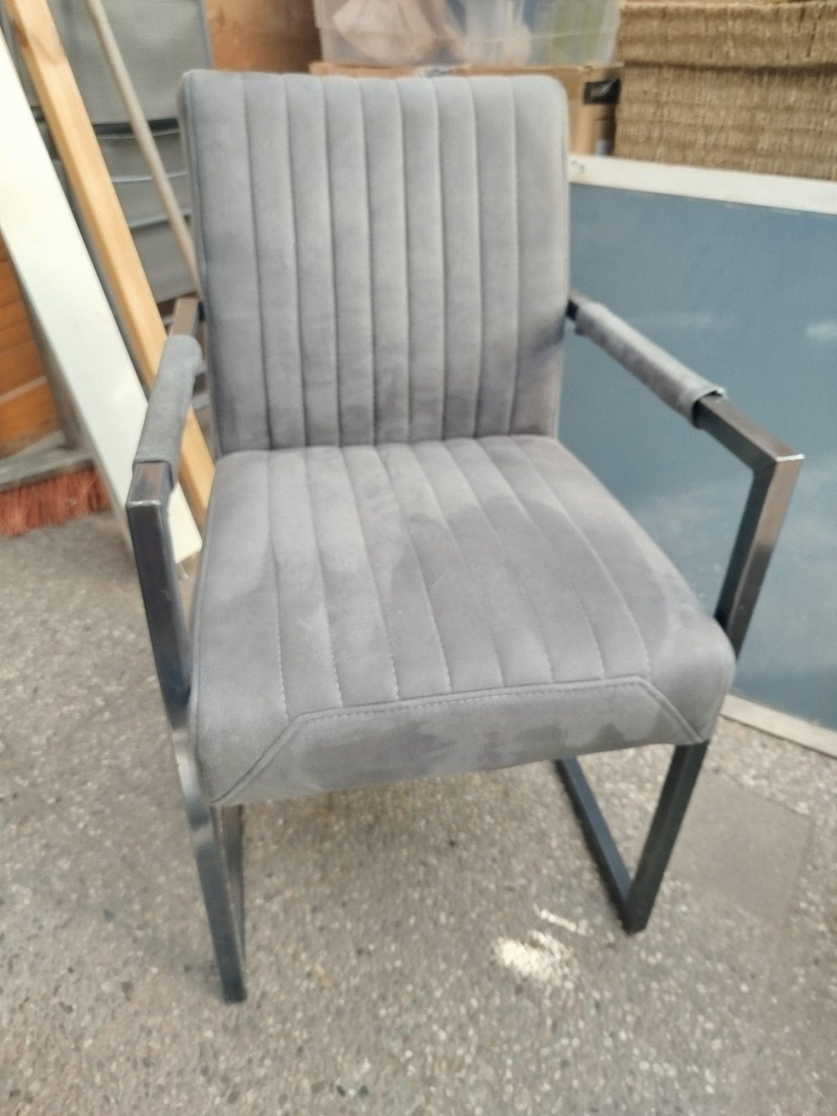 Set van 3 grijze eetkamerstoelen met armleuningen, Ophalen, Drie, Modern met industriële touch, Zo goed als nieuw
