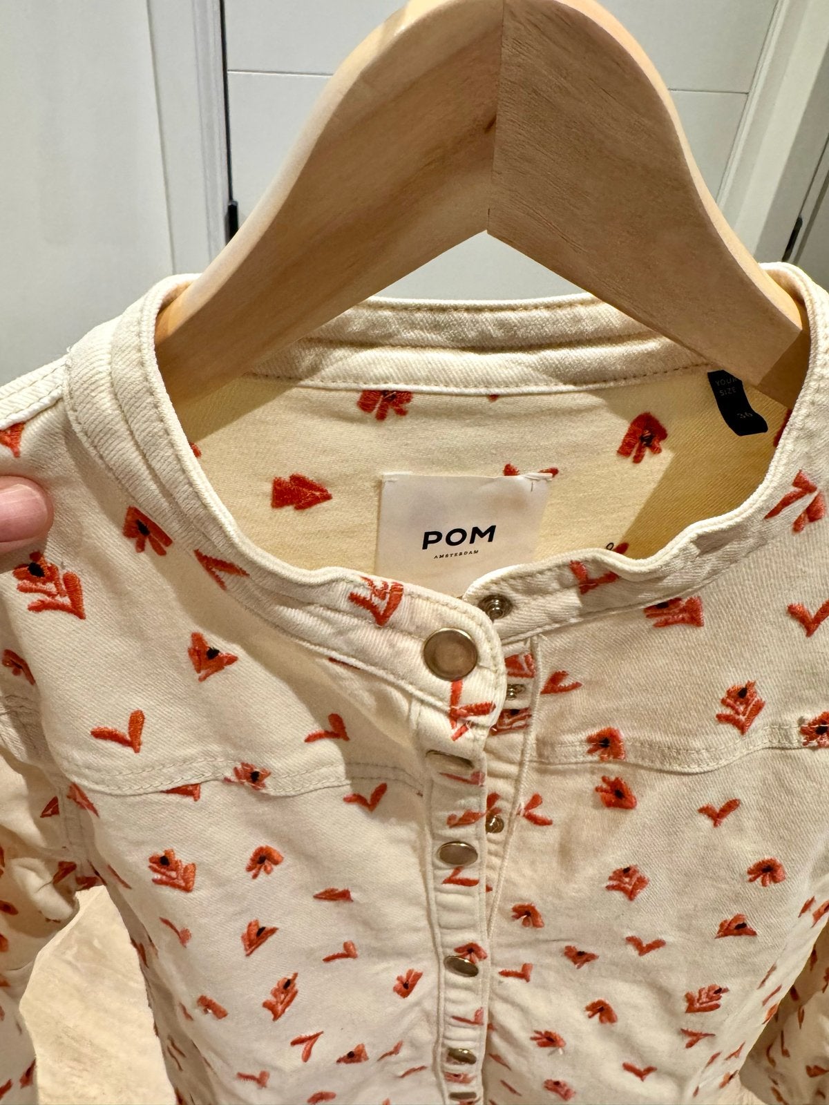 POM Amsterdam spijkerjasje met bloemenprint, Ophalen of Verzenden, Zo goed als nieuw, Maat 36 (S), Beige