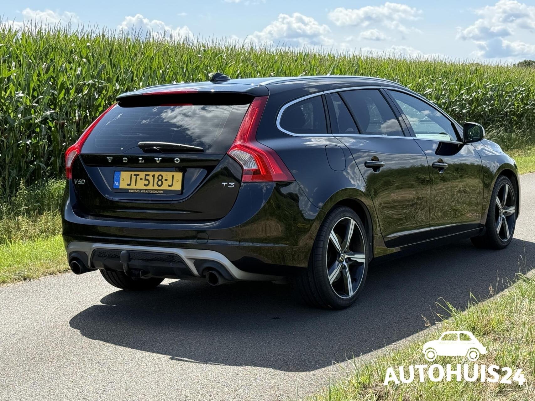 Volvo V60 1.5 T3 AUT R-Design Trekhaak|Camera|Navi|Xenon|NL-, 4 cilinders, Met garantie (alle), Zwart, Origineel Nederlands