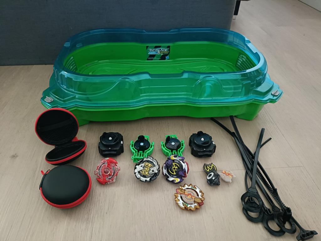 Beyblade arena inclusief beyblades en accessoires, Ophalen of Verzenden, Jongen of Meisje