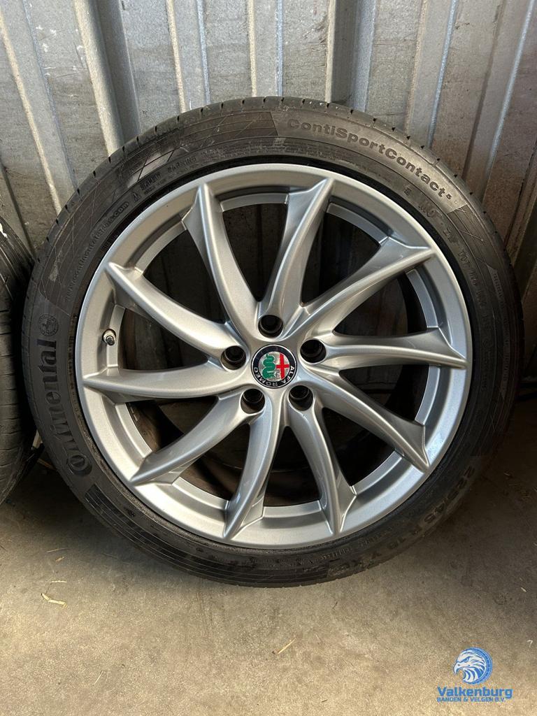7mm! Originele Alfa Romeo Giulia QV 18 inch antraciete velge, 18 inch, Gebruikt, -, -
