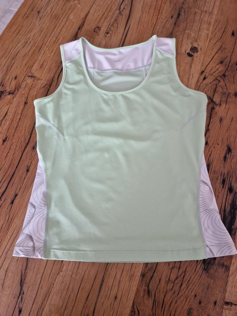 Te koop groen/wit dames sport shirt, maat M, merk INQ, Maat 38/40 (M), INQ, Ophalen of Verzenden, Groen