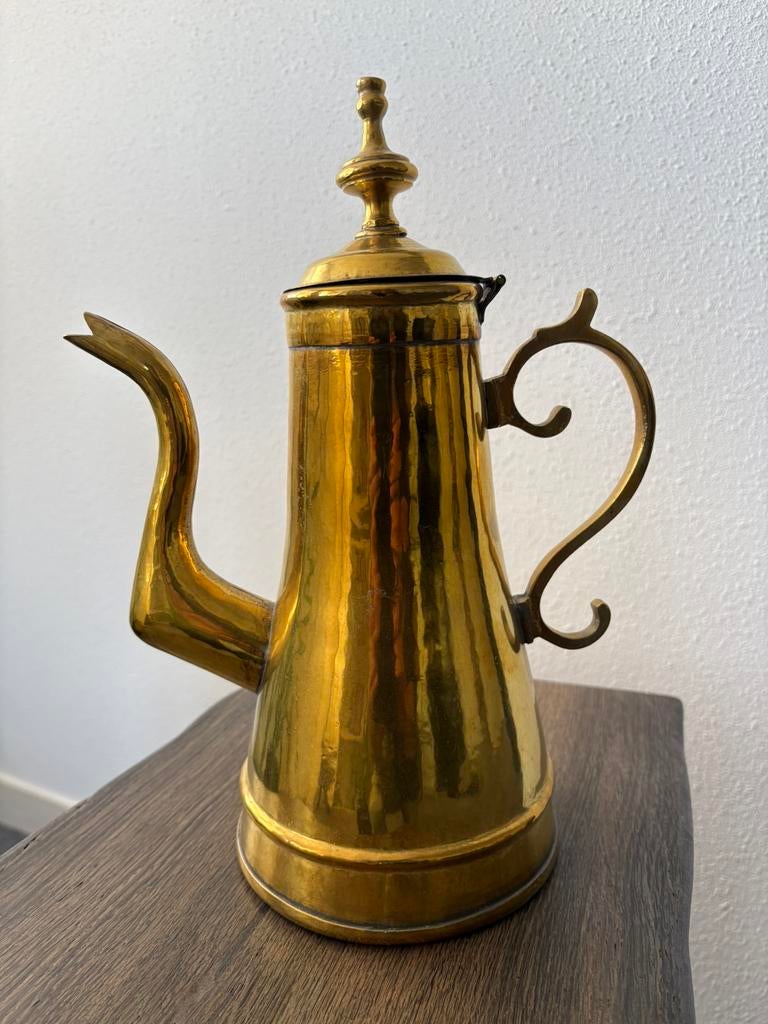 Koperen antieken thee of koffiekan. Elegant vormgegeven., Antiek en Kunst, Ophalen of Verzenden, Koper