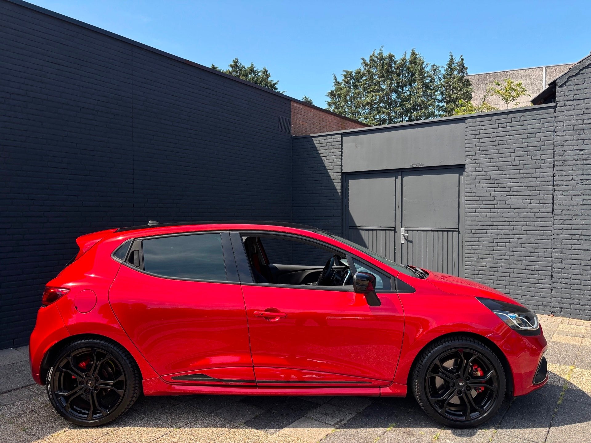 Foto 6 van Renault Clio 1.6 R.S Automaat | Navi | Leder | Stoelverwarmi