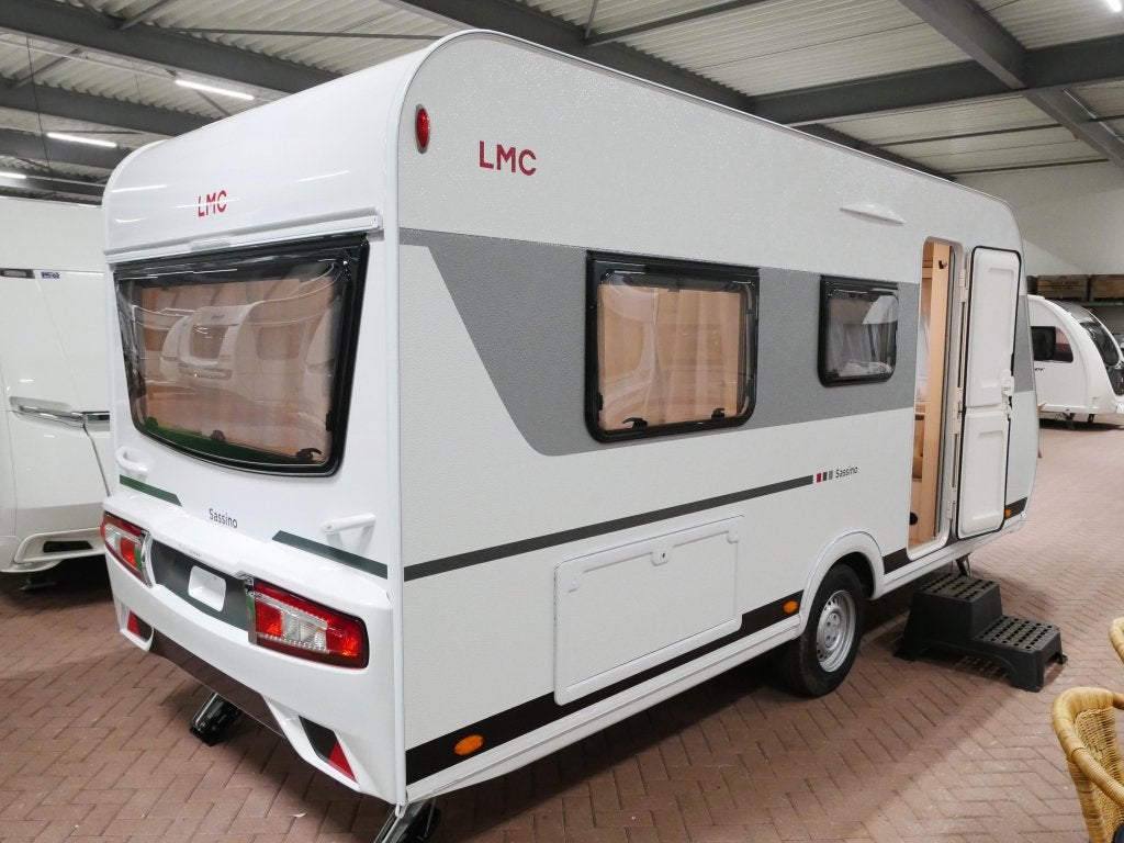 LMC Sassino 460 E NU MET GRATIS MOVER, Caravans en Kamperen, Schokbreker, Bedrijf, Treinzit, 5 tot 6 meter