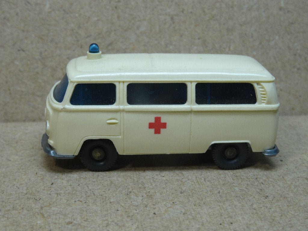 WIKING 1/87, VOLKSWAGEN T-2 Ambulance, Zie Foto`s, Ophalen of Verzenden, Zo goed als nieuw, Bus of Vrachtwagen, Wiking