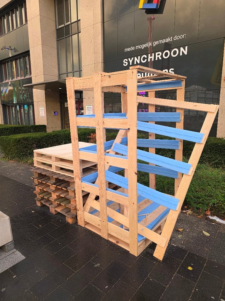 Gratis: 8 pallets waarvan 1 met houten frame, Ophalen, Gebruikt, 50 mm of meer, Minder dan 200 cm