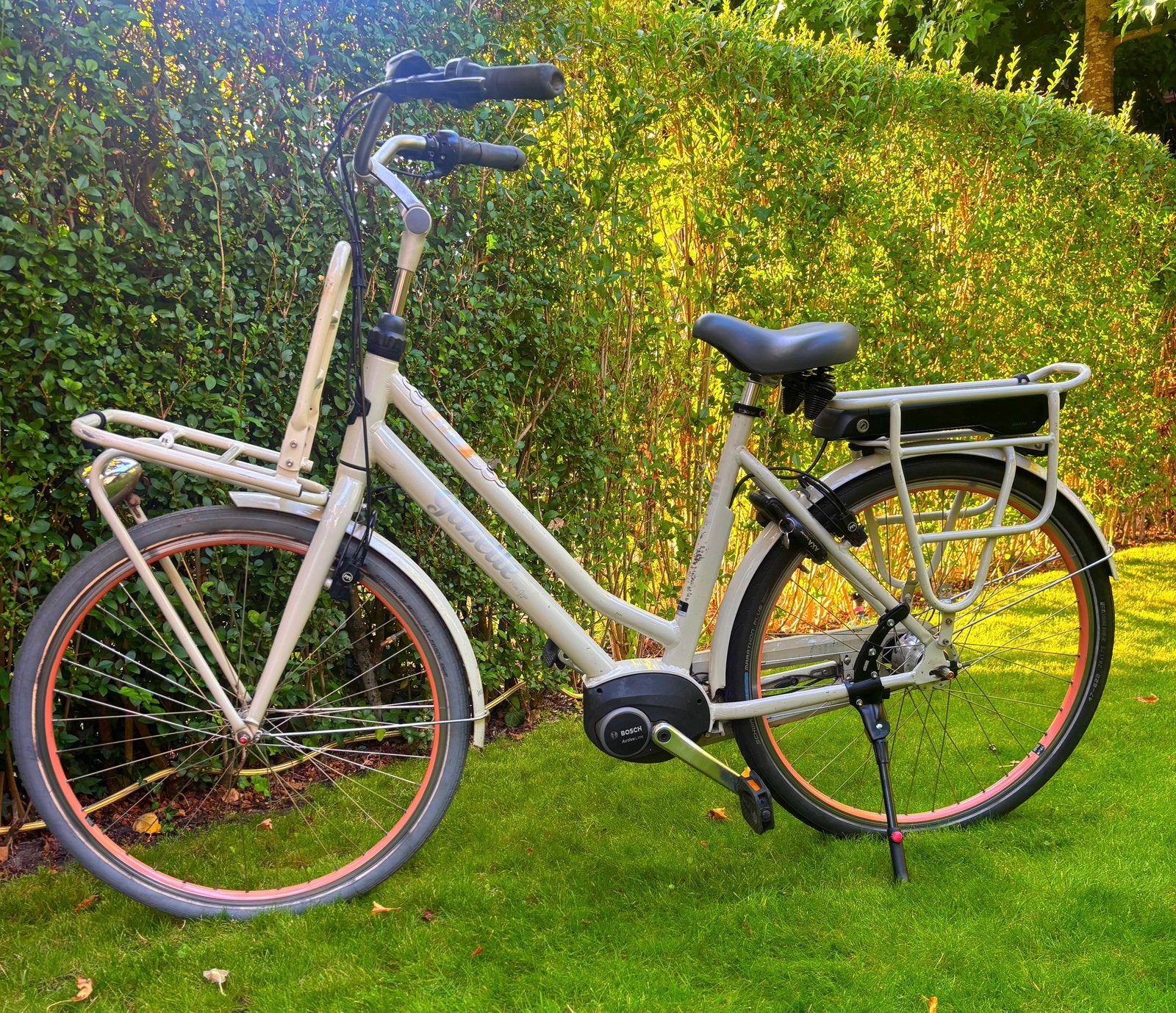 Elektrische Gazelle Miss Grace WEINIG KM, Fietsen en Brommers, Ophalen, Zo goed als nieuw, 51 tot 55 cm, 50 km per accu of meer