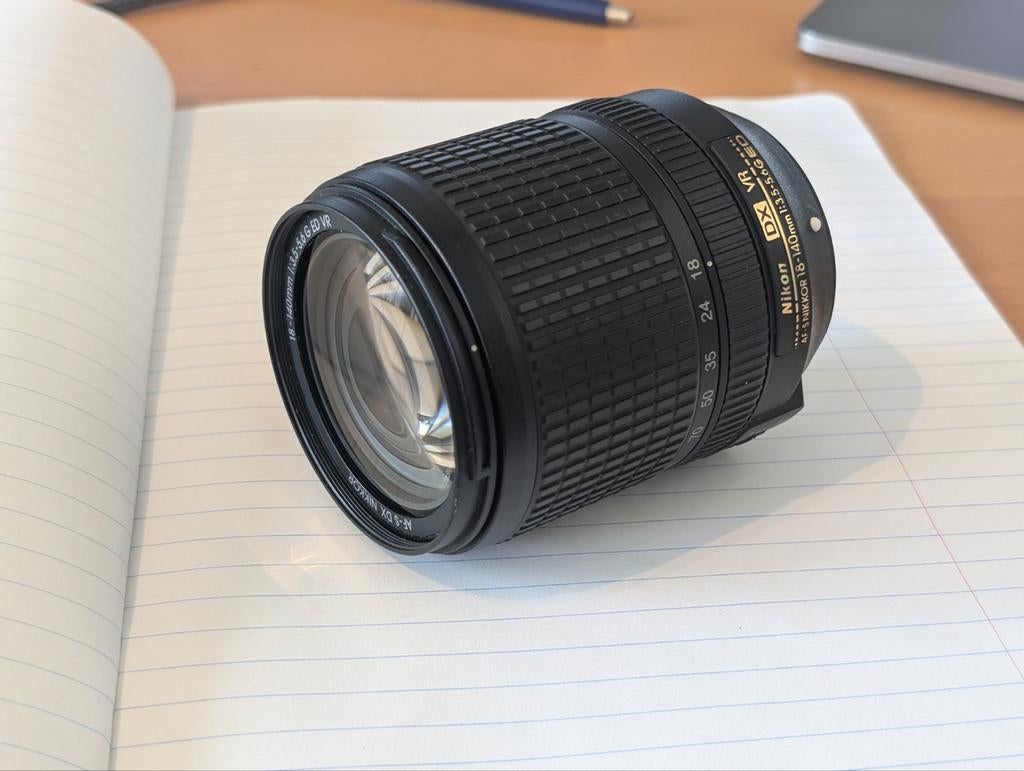 Nikon AF-S DX VR Nikkor 18-140mm f/3.5-5.6G ED, Ophalen of Verzenden, Zo goed als nieuw, Telelens