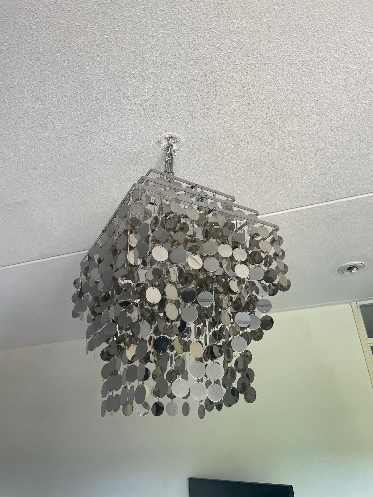 Moderne hanglamp met spiegelende schijfjes, Ophalen, Gebruikt, Metaal, E27 (groot)