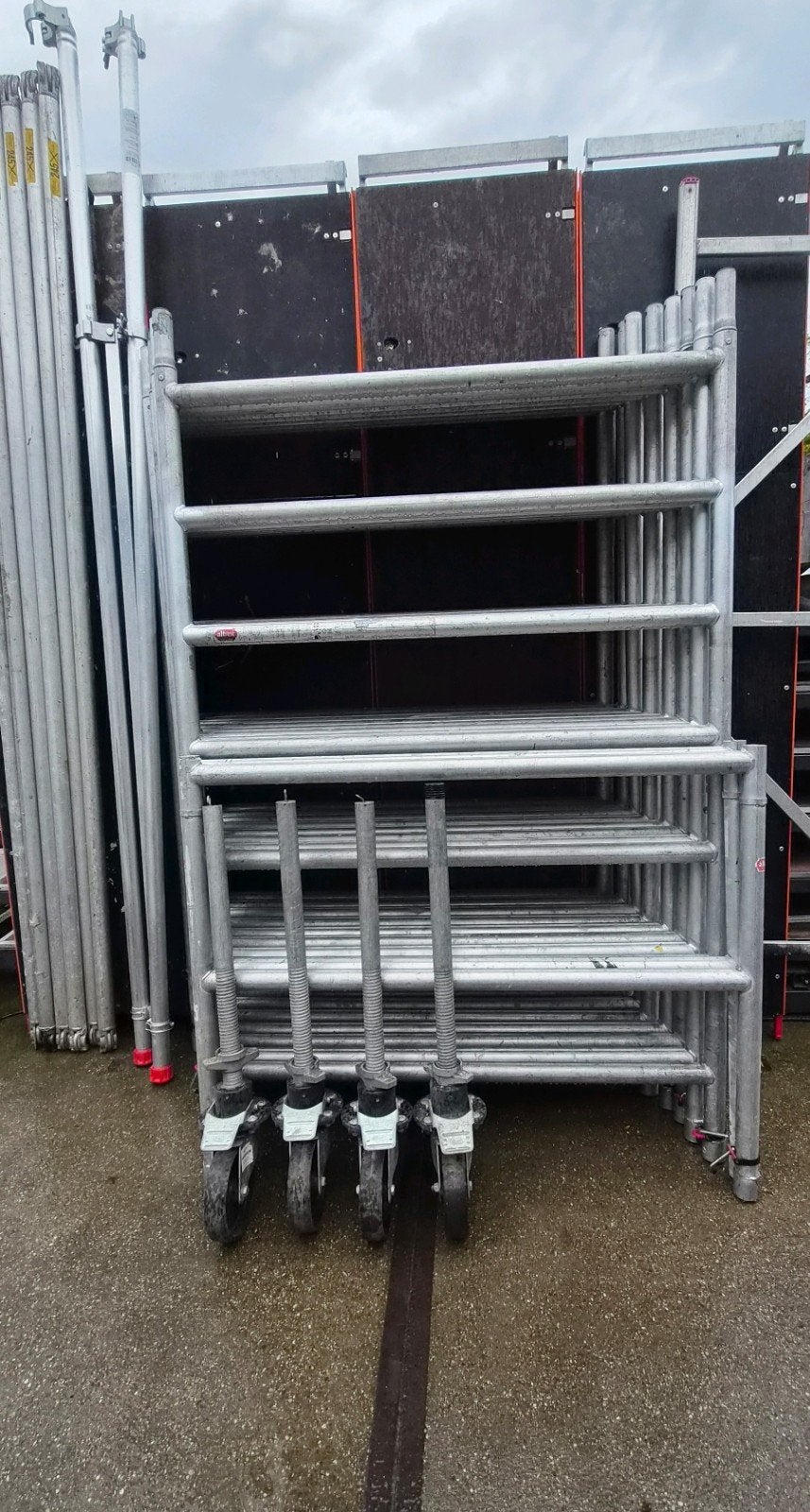 te koop altrex 5200 rolsteiger werkhoogte 10.20, Doe-het-zelf en Verbouw, Altrex 5200, Ophalen of Verzenden, Zo goed als nieuw