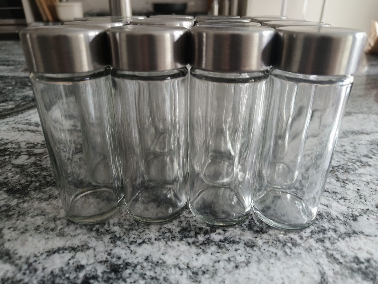 16 IKEA kruidenpotjes ORTFYLLD - Zo goed als nieuw, Glas, IKEA, Zilver, Ophalen of Verzenden