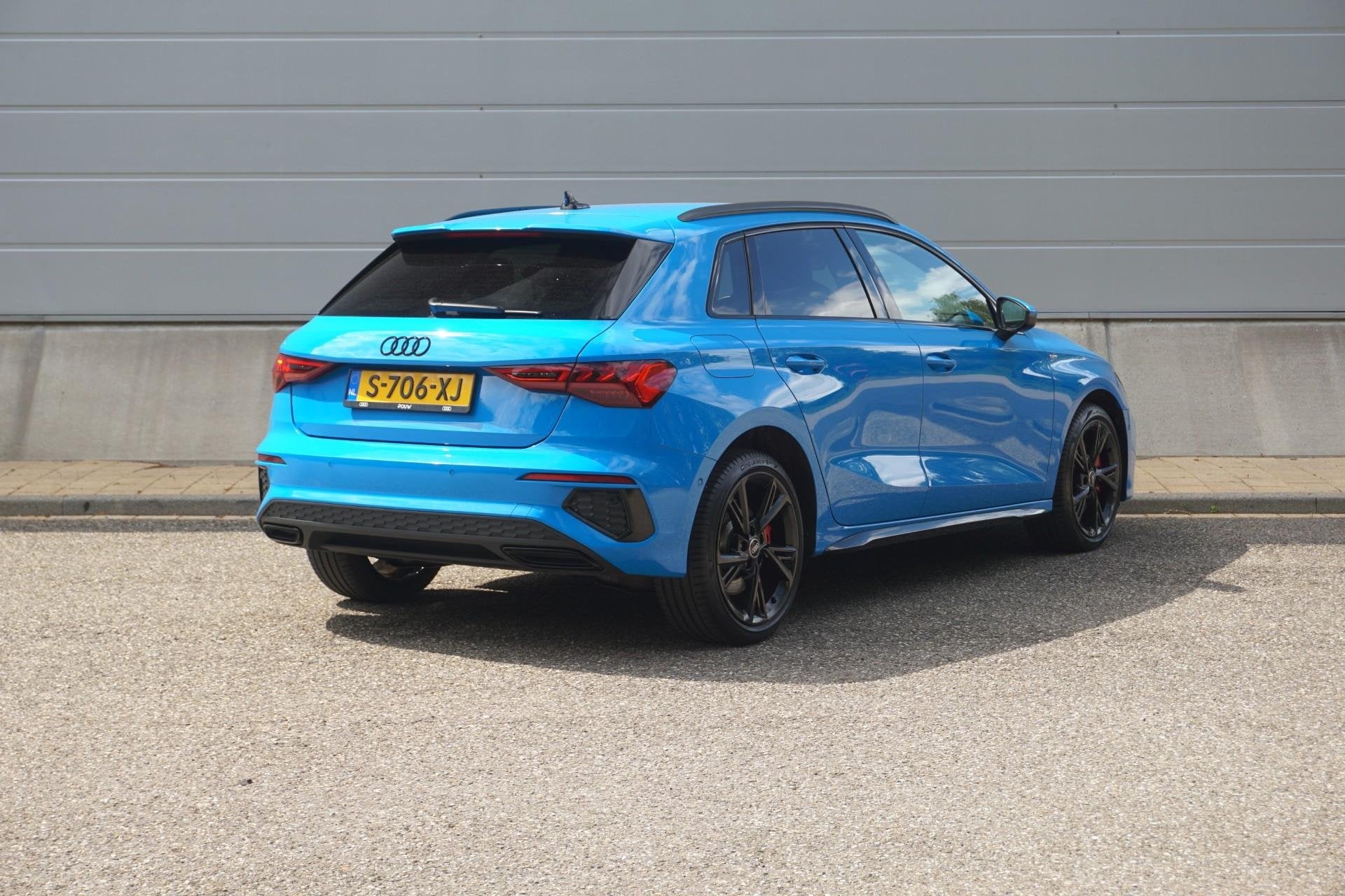 Audi A3 Sportback 45 TFSIe 245pk PHEV S Edition Competition, 77 km/l, Gebruikt, 4 cilinders, Blauw