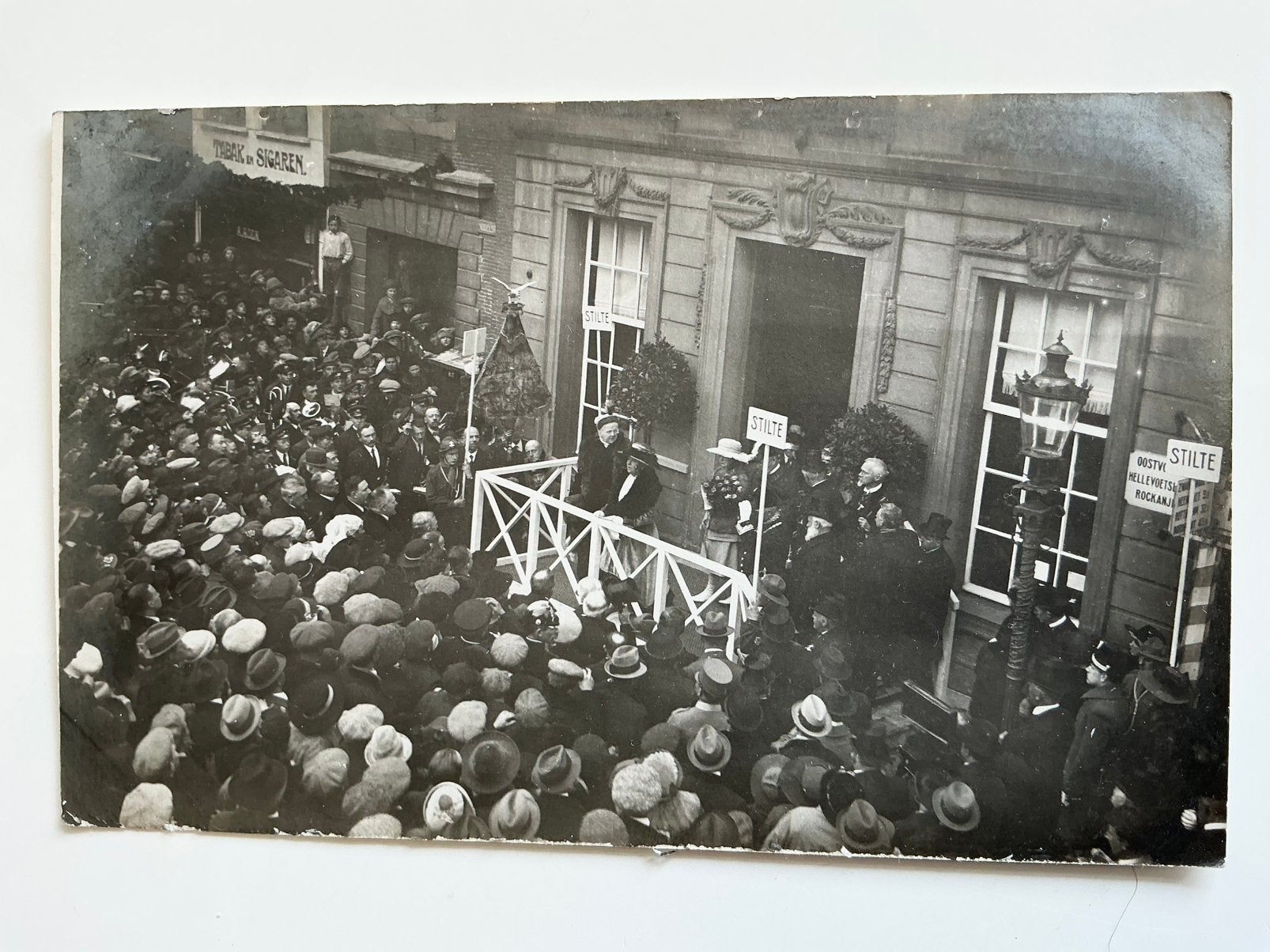 Den Briel Brielle fotokaart Markt stadhuis 1 april 1922, Ophalen, 1920 tot 1940, Zuid-Holland