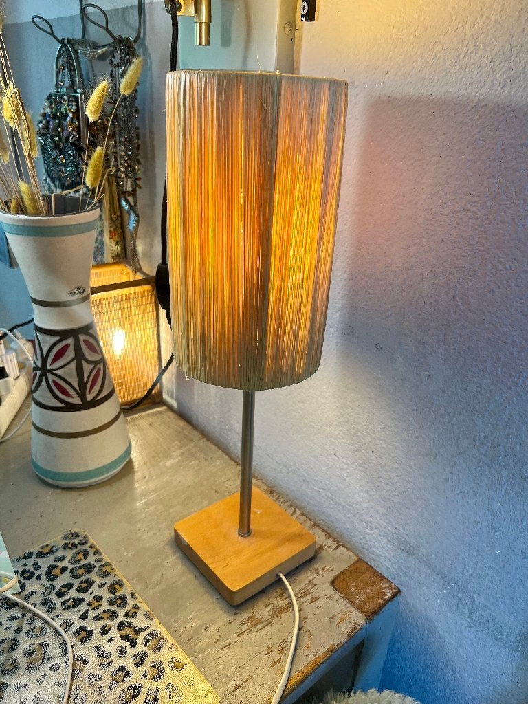 Vintage retro Ikea tafellamp lampje ratan rotan lampenkapje, Huis en Inrichting, Lampen | Tafellampen, Vintage, Met schakelaar