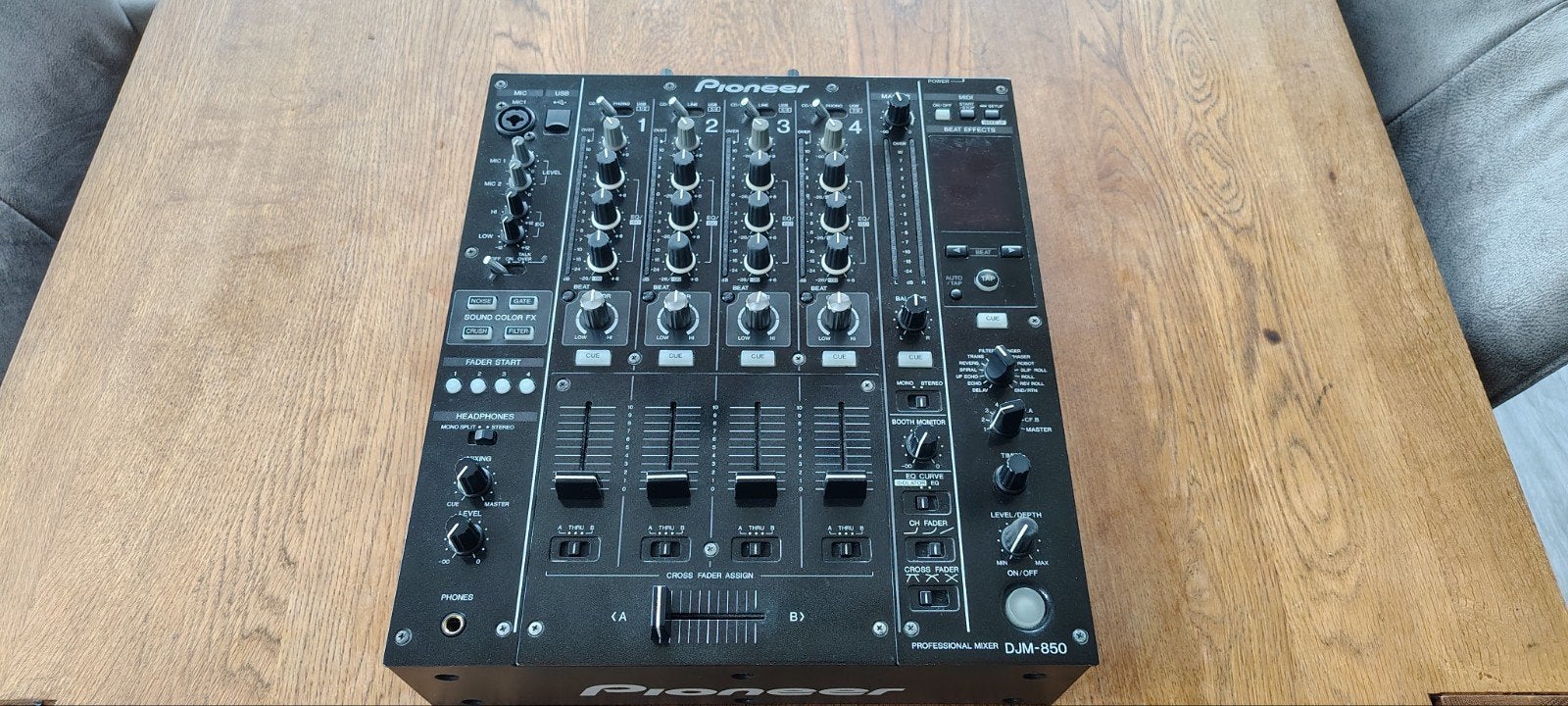 pioneer djm 850 dj mixer in zeer goede staat, Muziek en Instrumenten, Mengpanelen, Ophalen of Verzenden, Zo goed als nieuw, Minder dan 5 kanalen