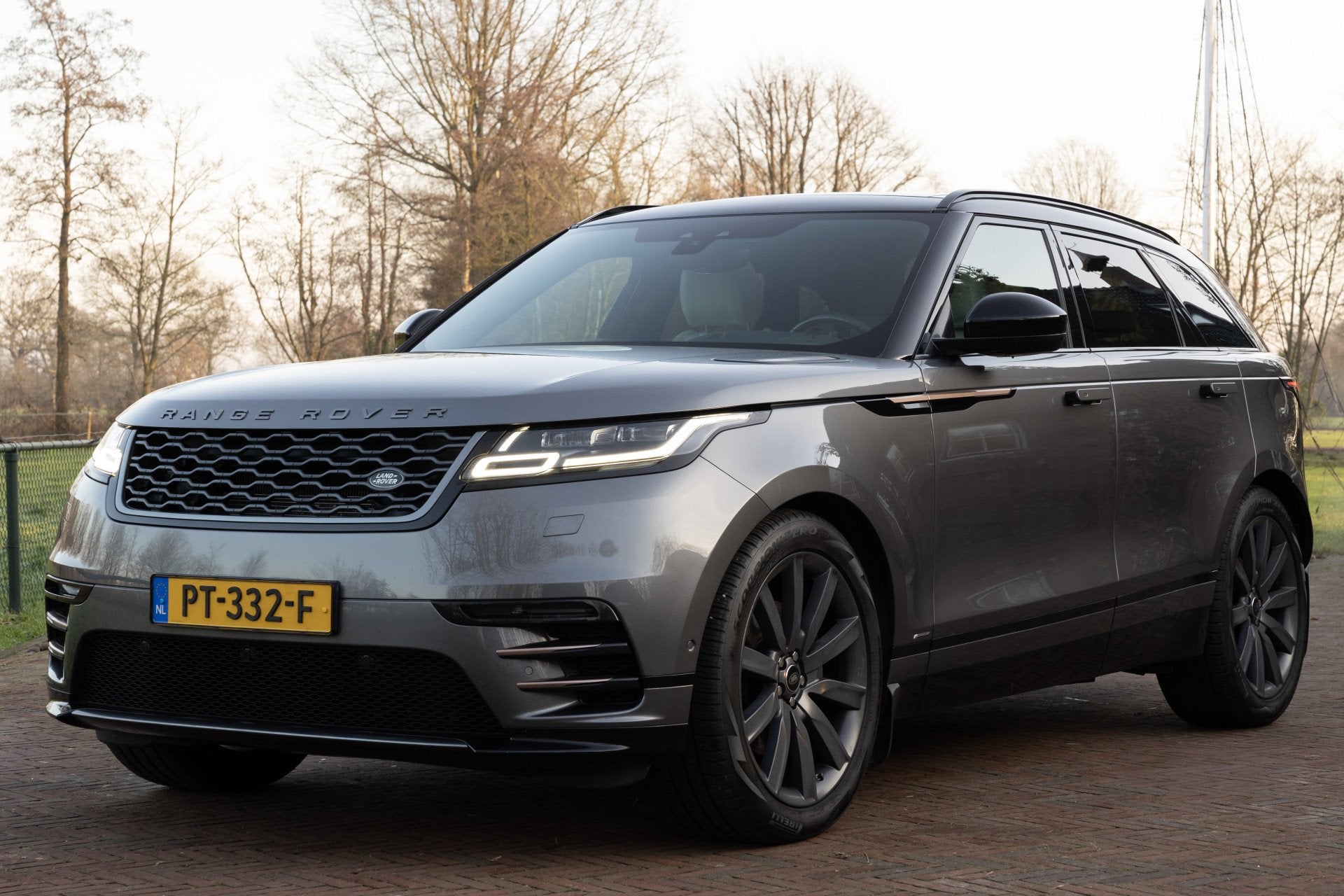Land Rover Range Rover Velar 3.0 V6 AWD R-Dynamic | PANO | M, Auto's, Automaat, Euro 6, 2993 cc, 241 €/maand