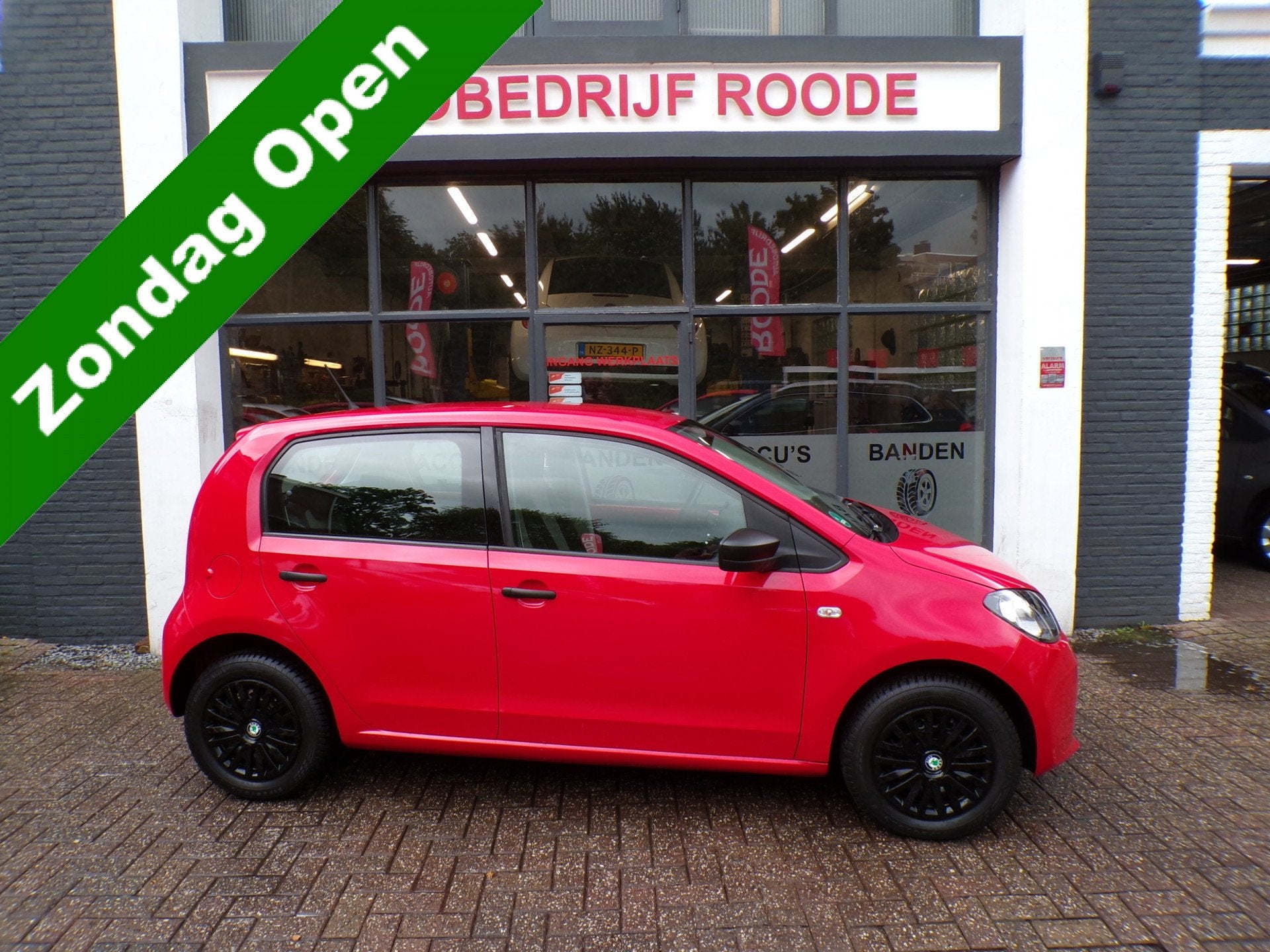 Skoda Citigo 1.0 5-Drs Bl@ck & Red TOP STAAT! ""ZONDAG OPEN, Auto's, Voorwielaandrijving, Gebruikt, 60 pk, Start-stop-systeem