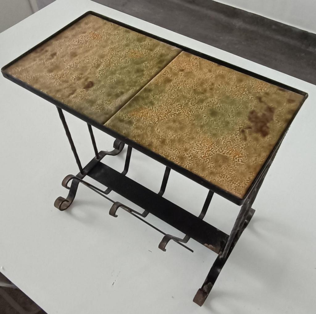 vintage krantenbak bijzettafel brutalistisch design jaren 70, Ophalen of Verzenden, Gebruikt