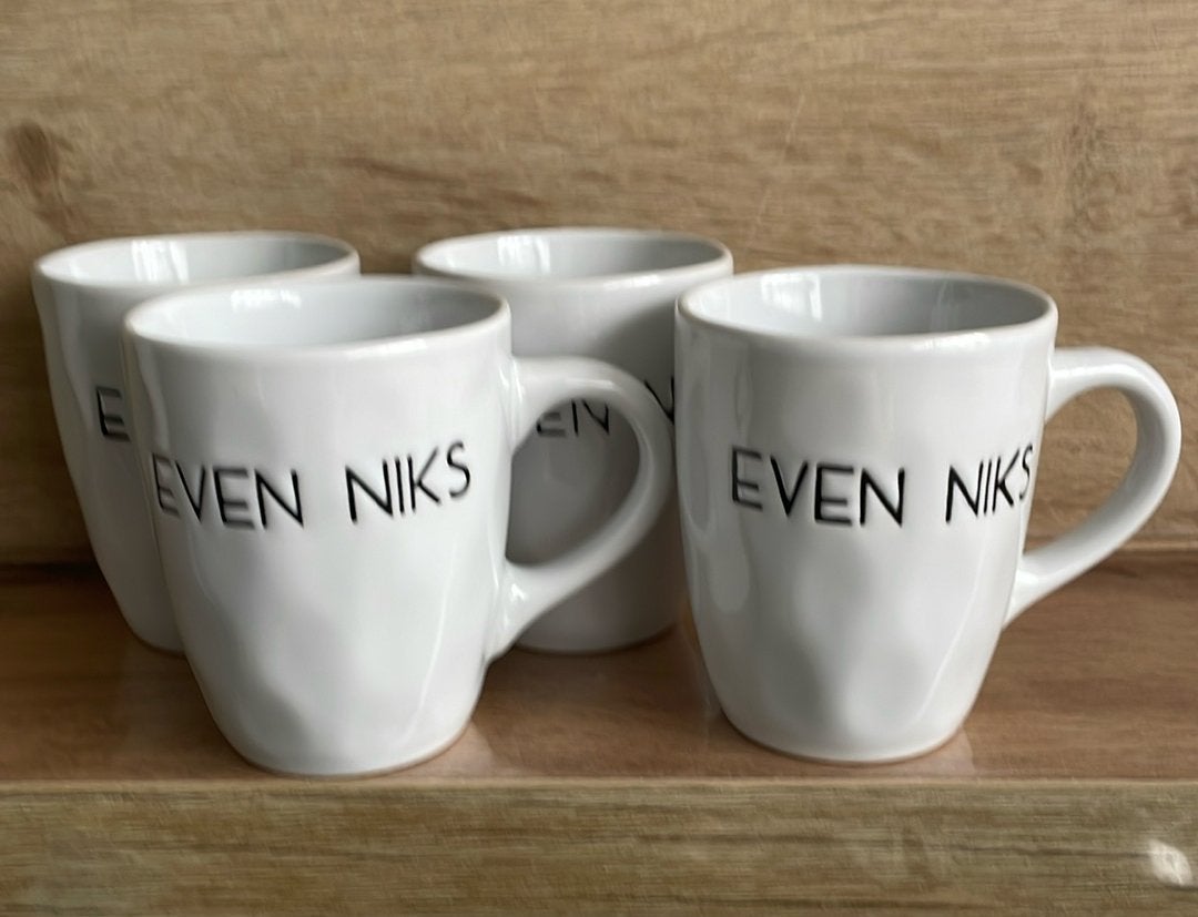 Mokken/bekers EVEN NIKS, Ophalen of Verzenden, Zo goed als nieuw, Overige stijlen, Kop(pen) en/of Schotel(s)