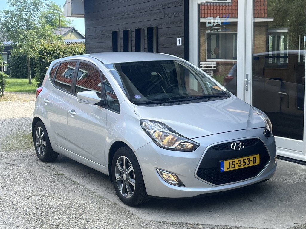 Hyundai ix20 1.4i Go! Ecc/Audio/Navi/Trekhaak (bj 2016), Voorwielaandrijving, Stof, Gebruikt, Euro 6