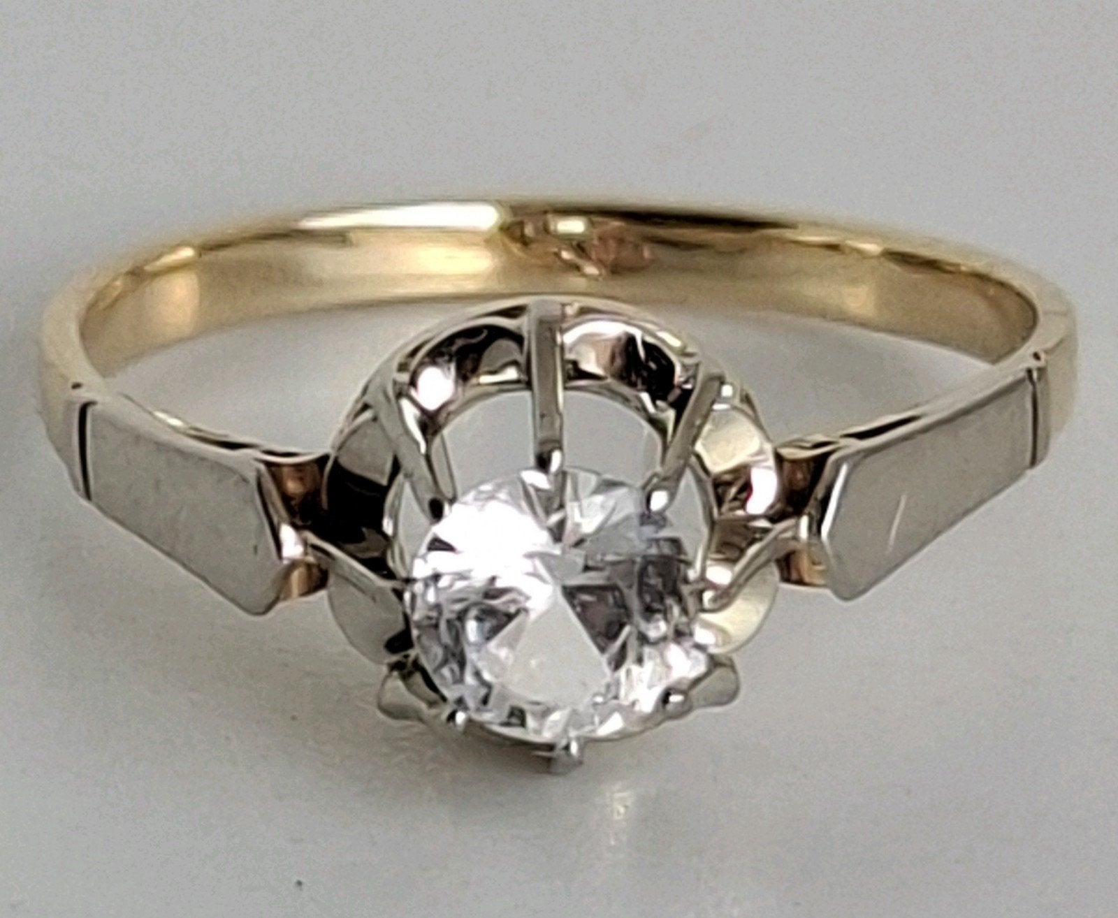 Gouden ring 14 karaat solitaire bicolor maat 17,6 Jr 60, Sieraden, Tassen en Uiterlijk, Ophalen of Verzenden, 17 tot 18, Goud