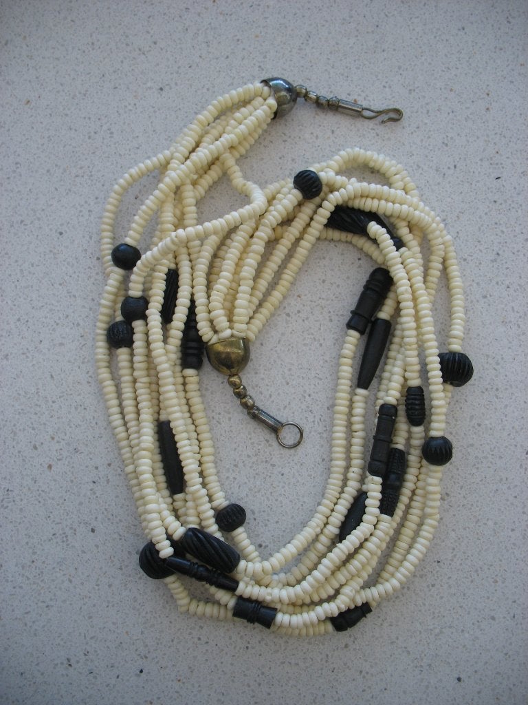 Ketting Kralen Tribal Etnisch Berber Bohemian Zwart/Room, Ophalen of Verzenden, Overige materialen, Ketting
