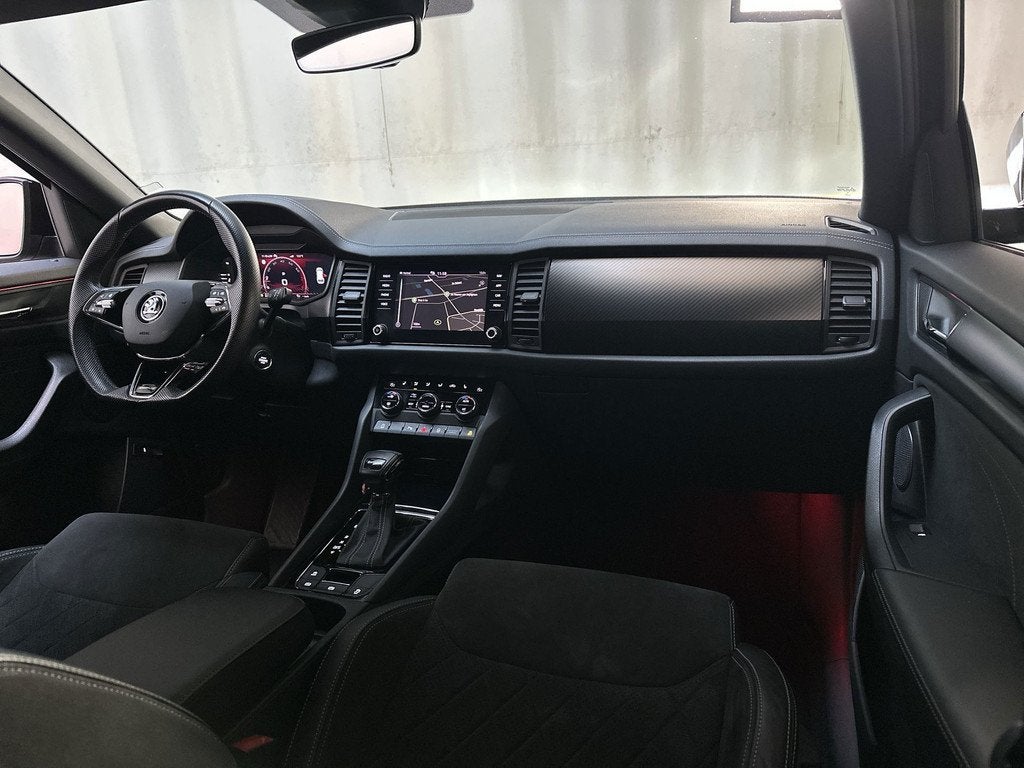 Skoda Kodiaq 1.5 TSI Sportline Business 7p. Camera Sfeerverl, Auto's, Skoda, 1566 kg, 4 cilinders, 7 stoelen, Origineel Nederlands