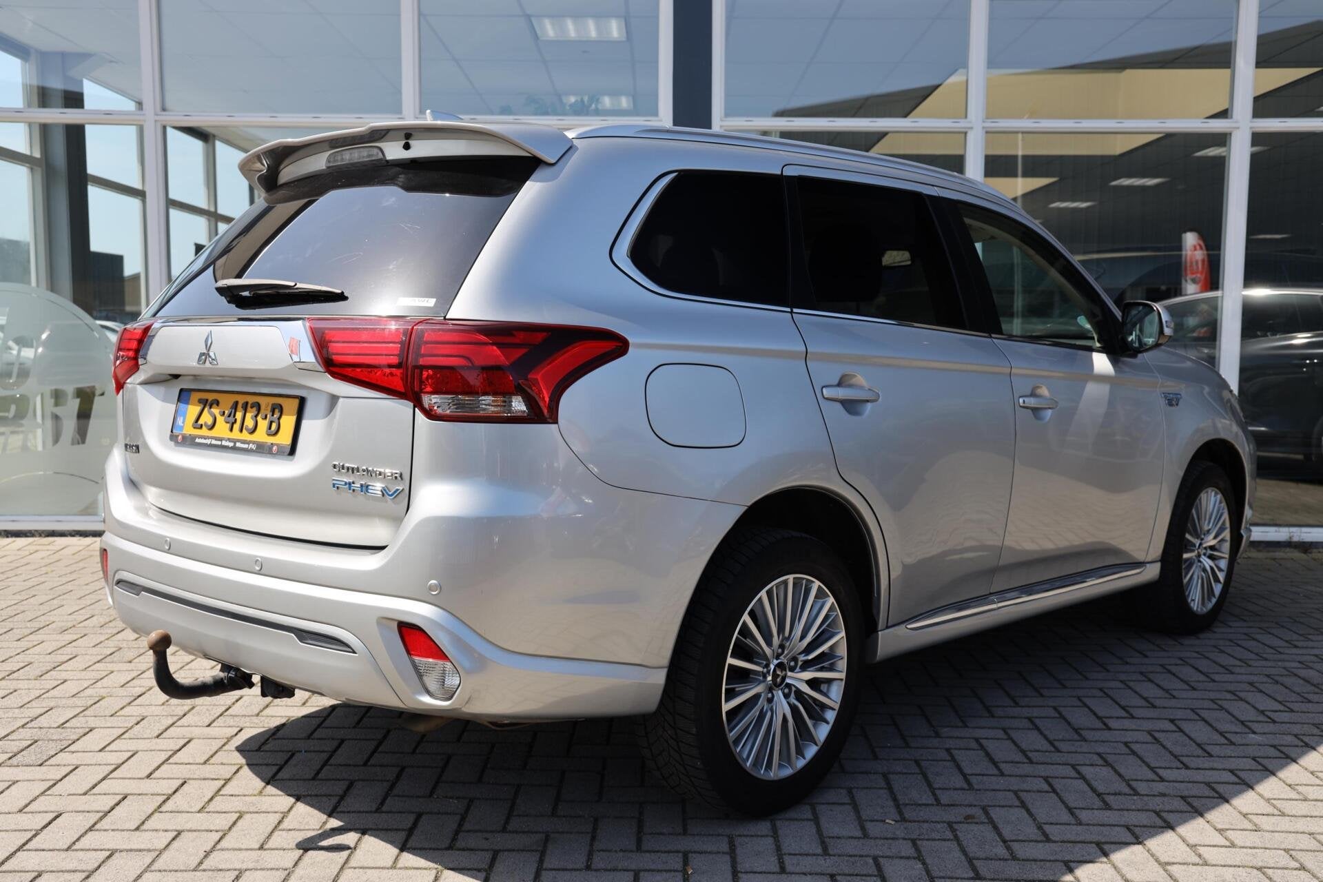 Mitsubishi Outlander 2.4 PHEV Pure+|Camera|Trekhaak|PDC|, Auto's, Mitsubishi, Automaat, 135 pk, Euro 6, 4 cilinders