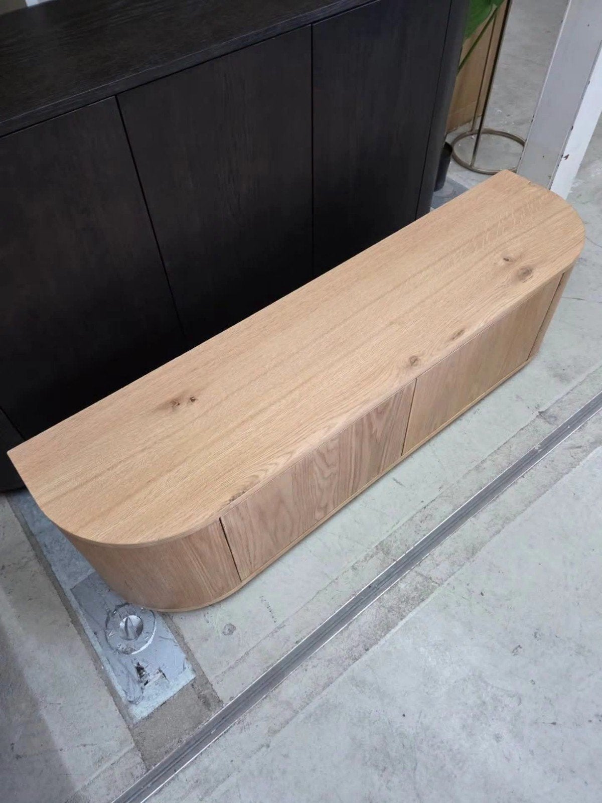 Zwevend TV-meubel Novero Eiken, 140 cm van Livingfurn., Ophalen, Eikenhout, 100 tot 150 cm, .